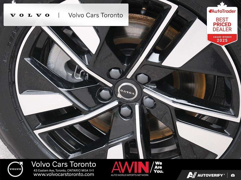 2026 Volvo XC60 T8 AWD Plus Dark Theme thumb 6
