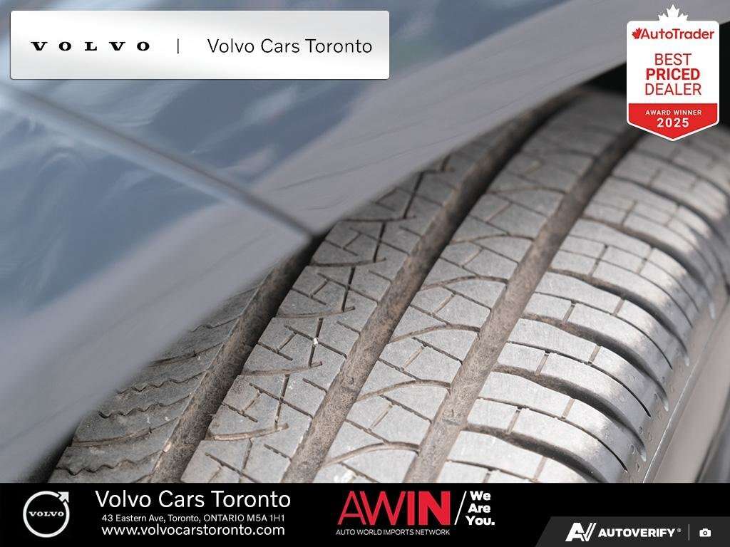 2026 Volvo XC60 T8 AWD Plus Dark Theme thumb 7