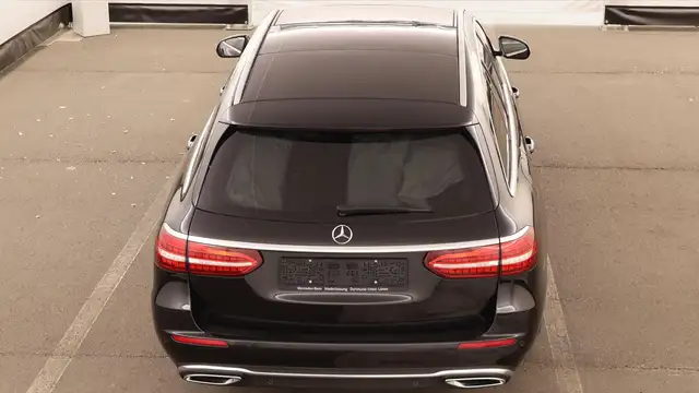 Mercedes-Benz E-Class view 8
