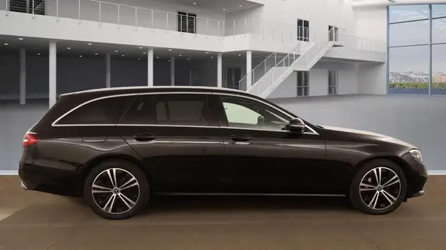 Mercedes-Benz E-Class view 7