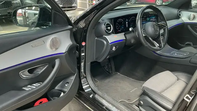 Mercedes-Benz E-Class view 12