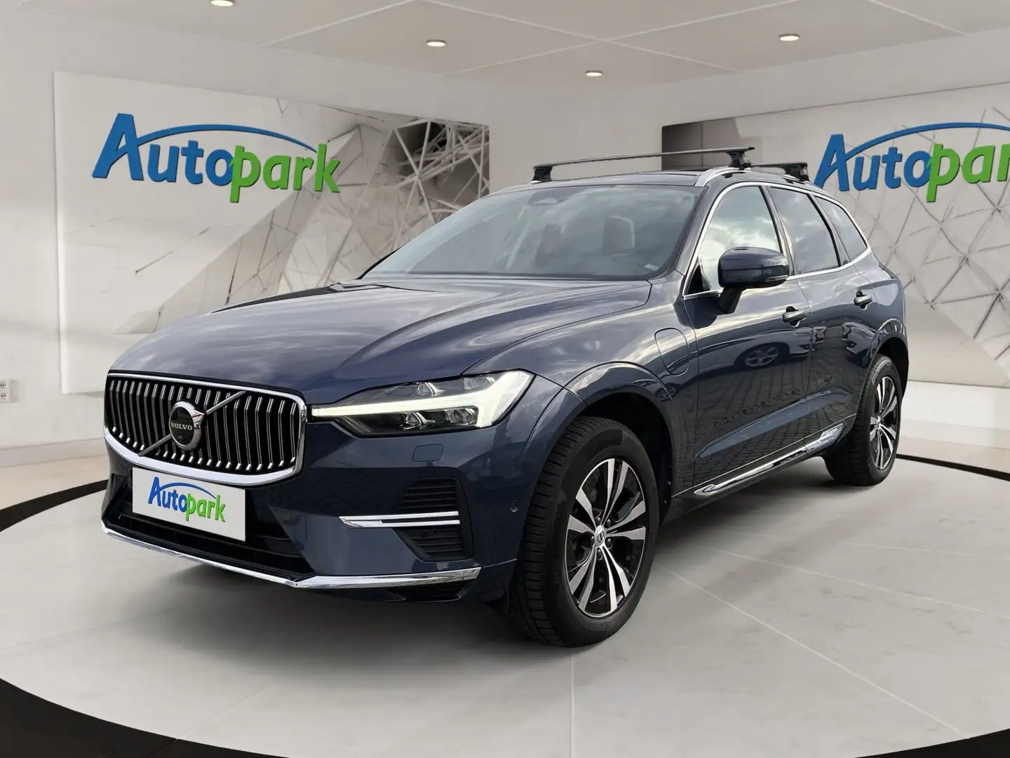 Volvo XC60 Recharge Ultimate Bright, T6 AWD Plug-in Hybrid, Blau - 1