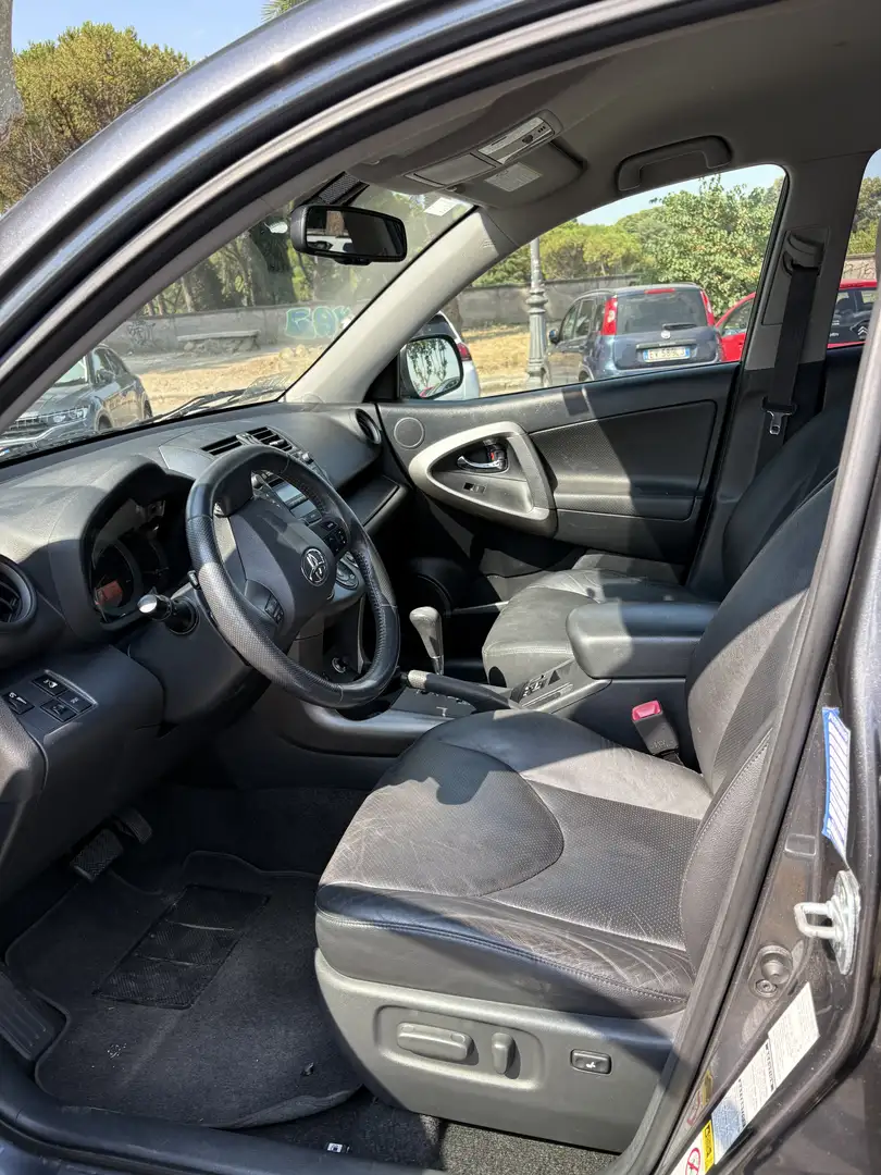 Toyota RAV 4 RAV4 2.2 d-cat Luxury 150cv auto dpf my09 - 2