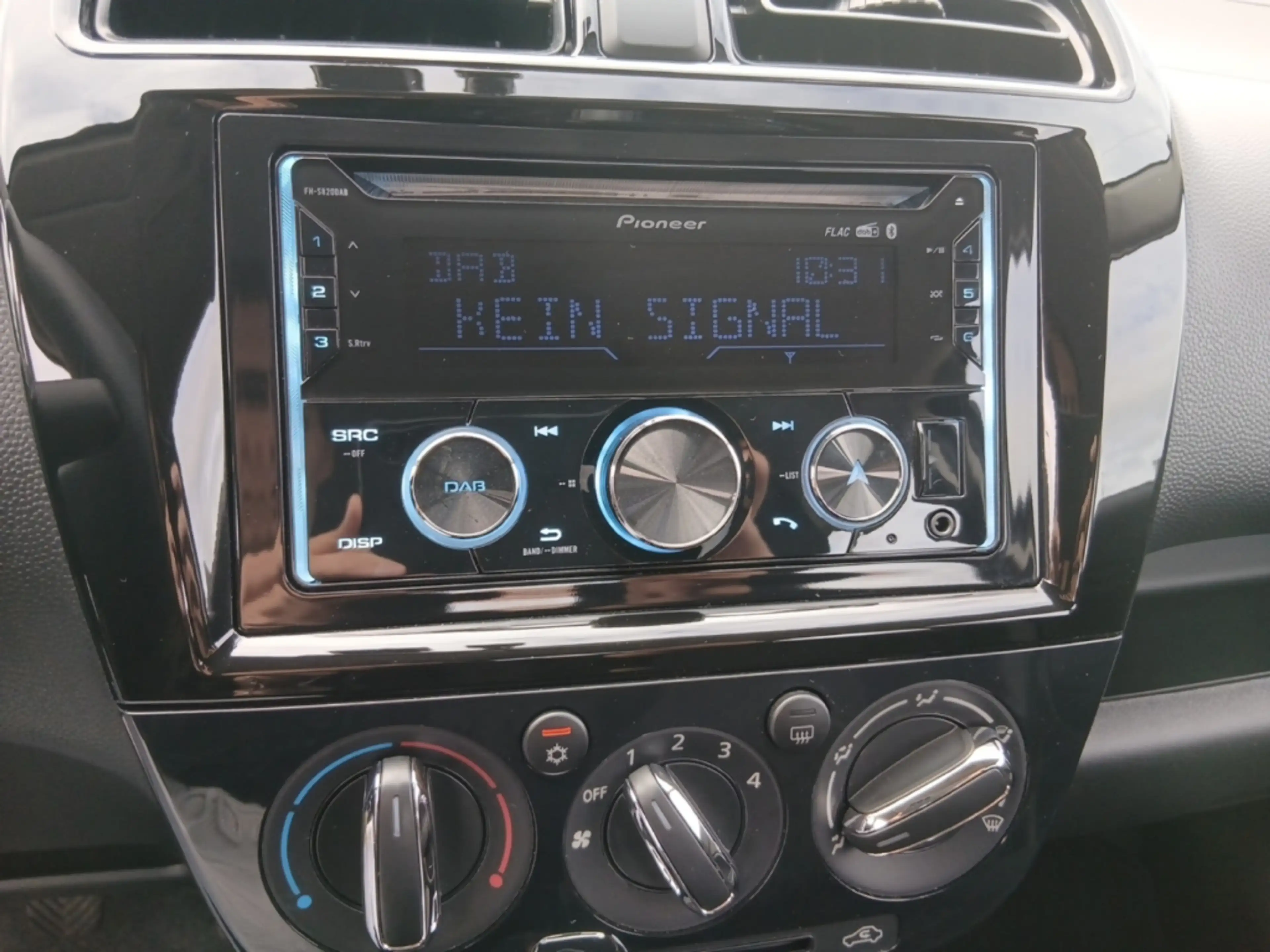 Mitsubishi Space Star Spirit*Klima*DAB*BT*R/L-Sensor* — photo 15