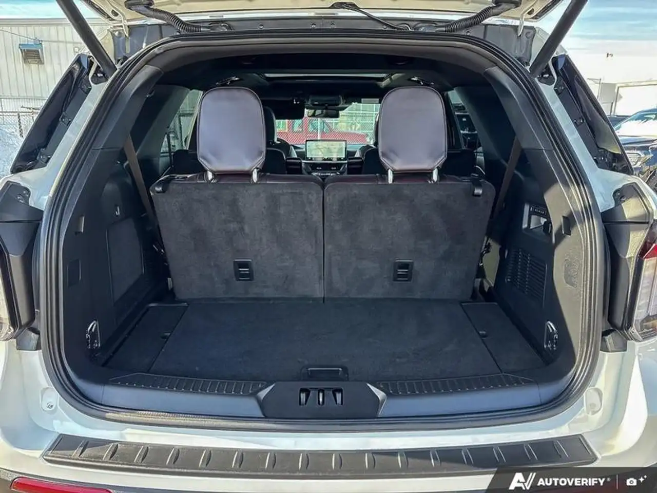 Ford Explorer photo Ford Explorer
