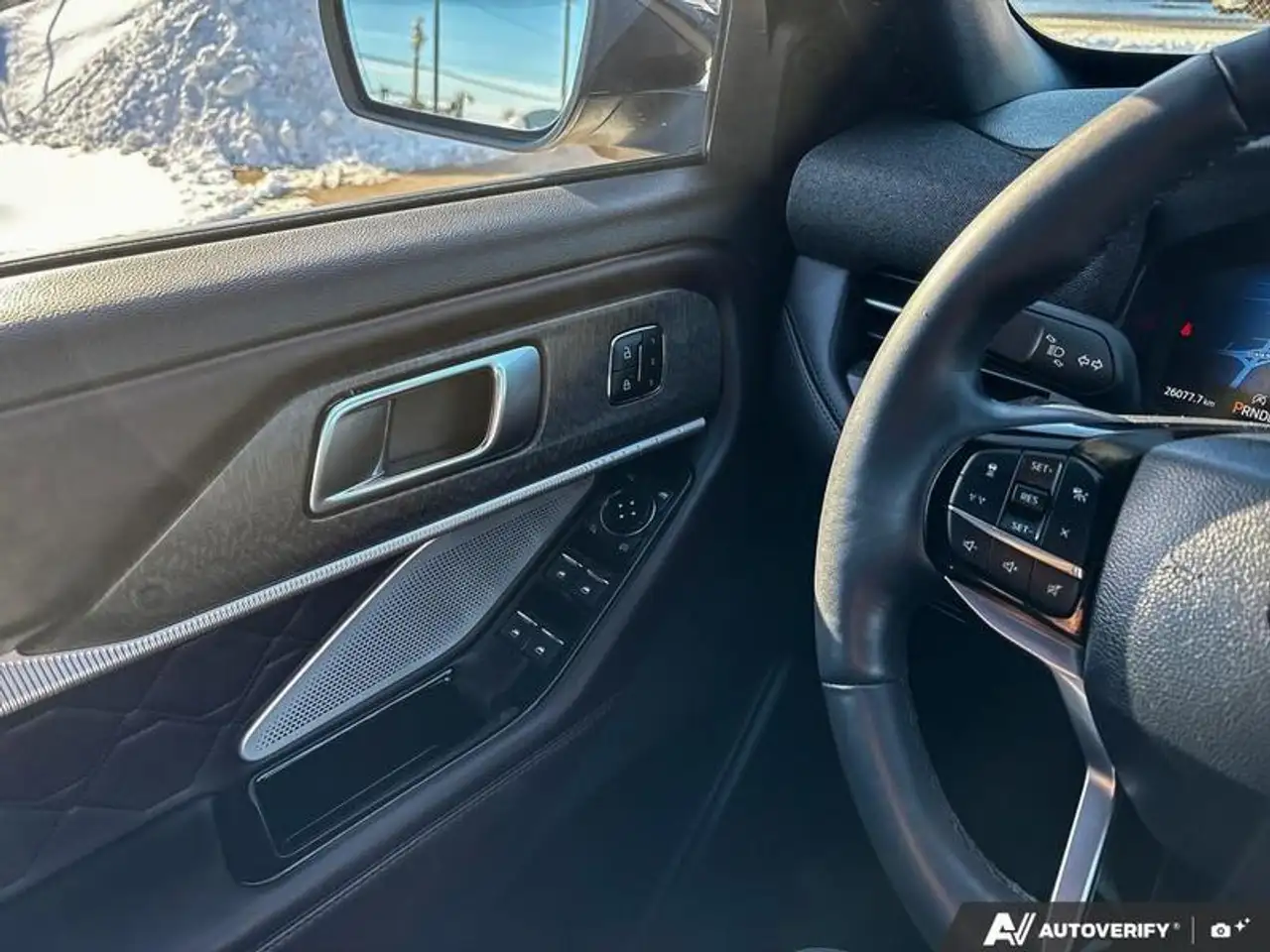 Ford Explorer photo Ford Explorer