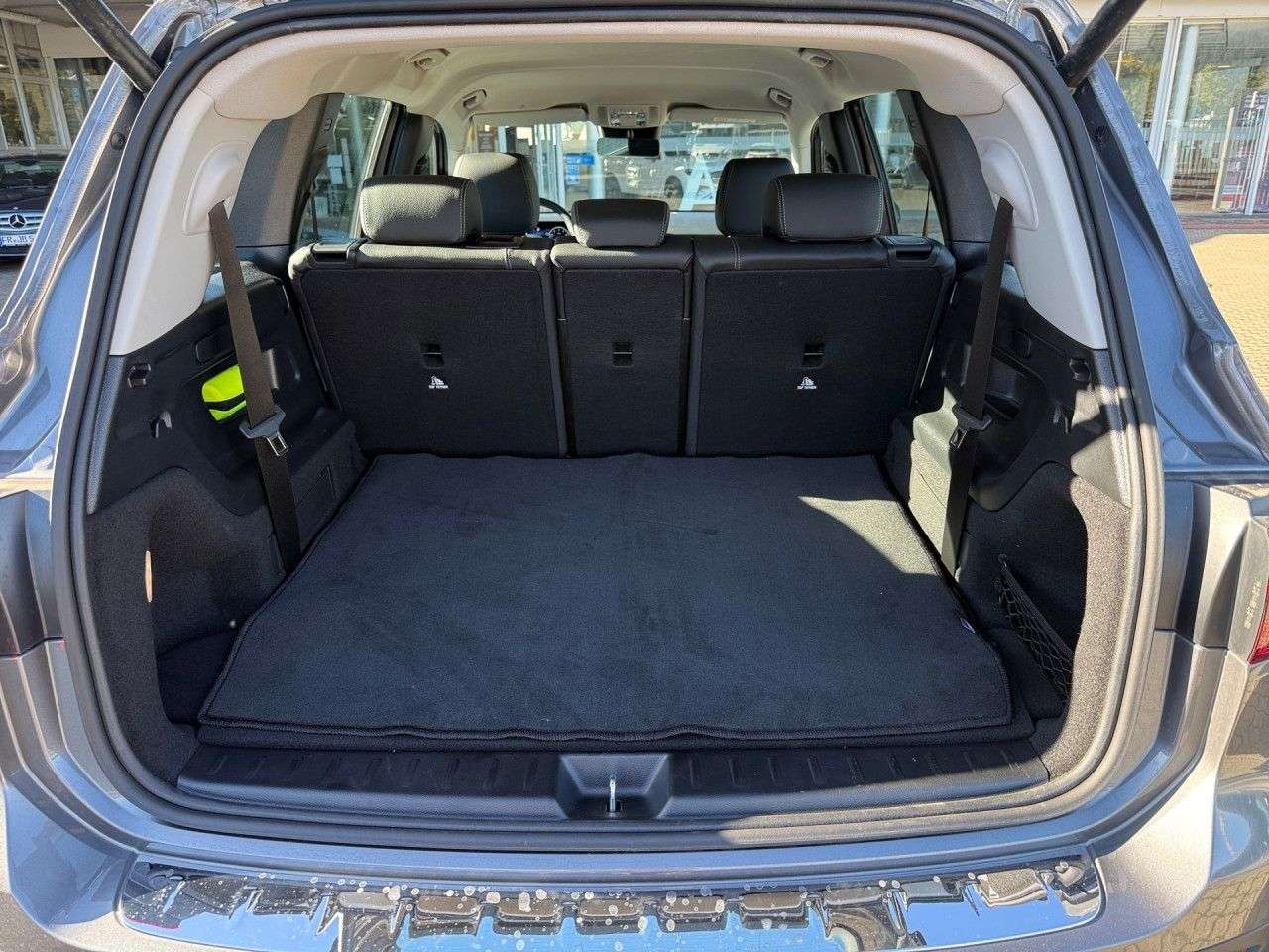 Mercedes-Benz GLB 220