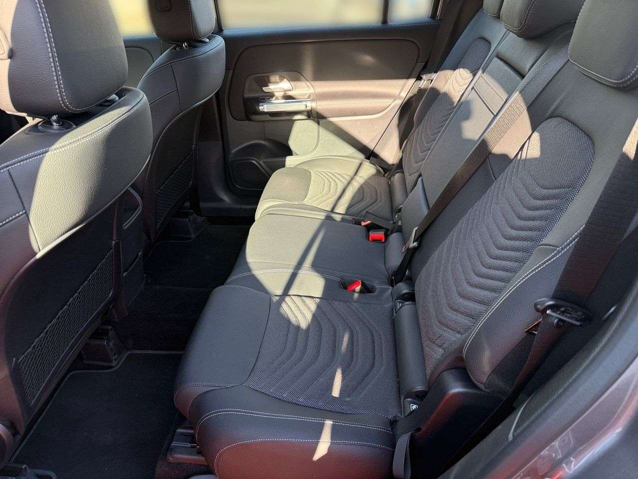 Mercedes-Benz GLB 220