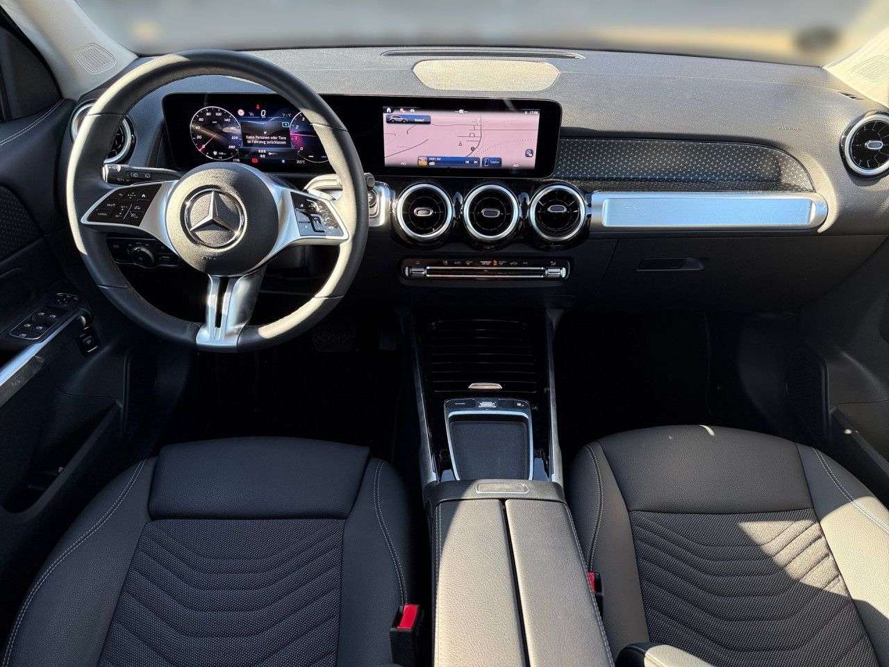 Mercedes-Benz GLB 220