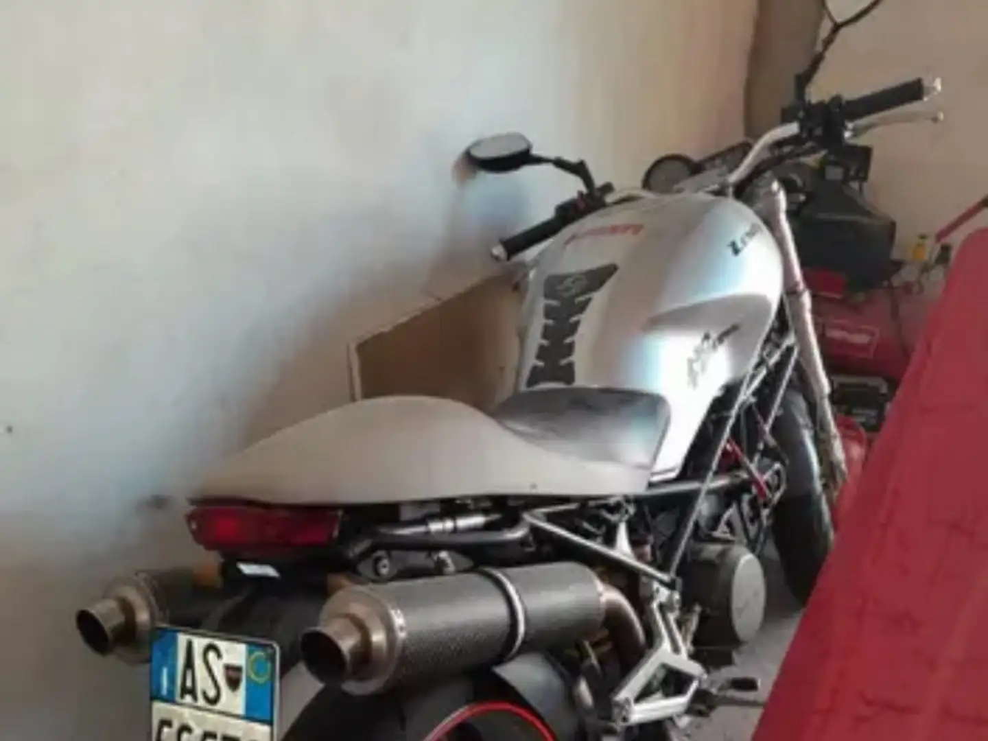 Ducati Monster 600 Grey - 2