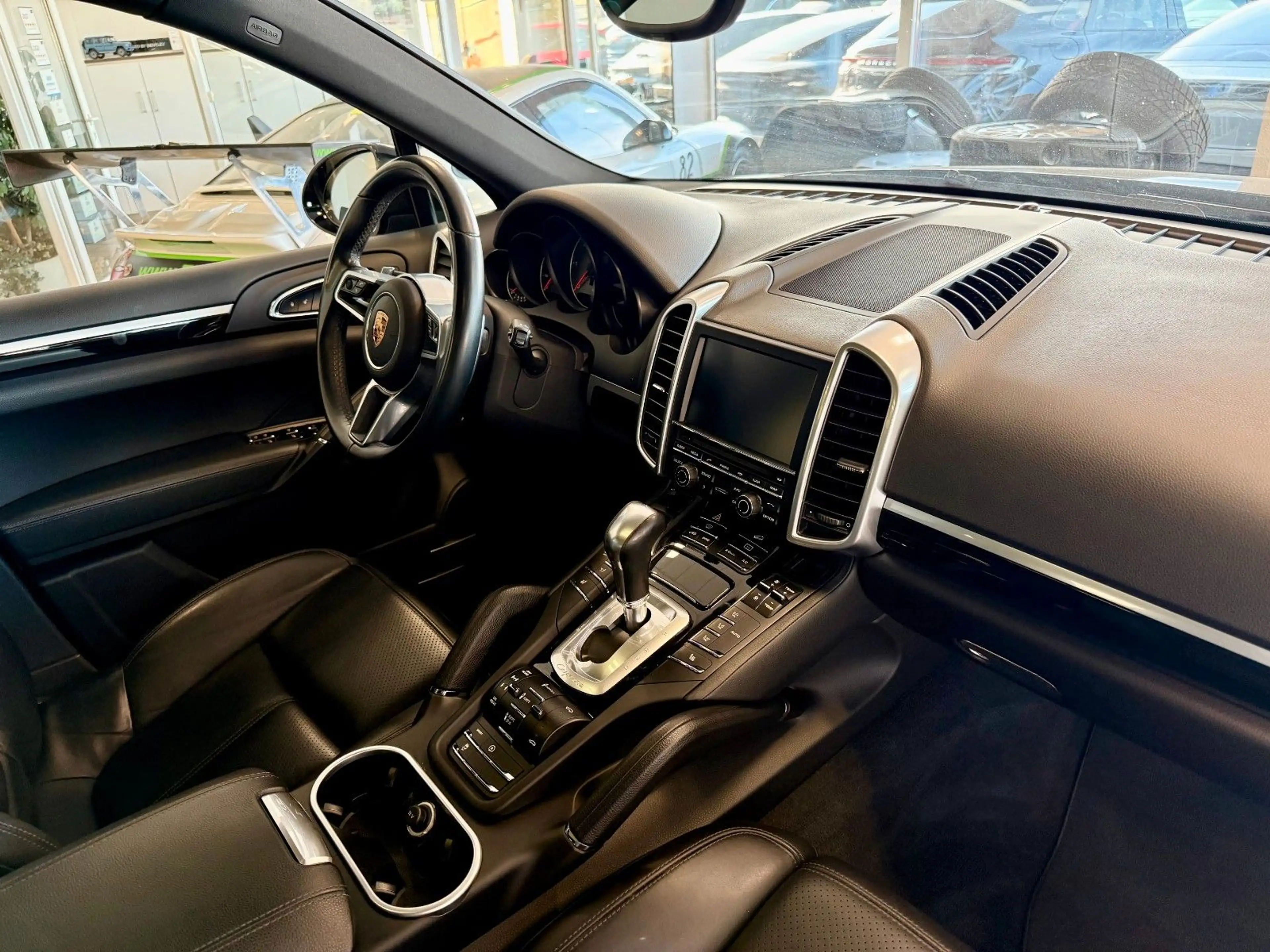 Porsche Cayenne S Diesel Luftfederung/Panorama/DAB/21" — photo 13