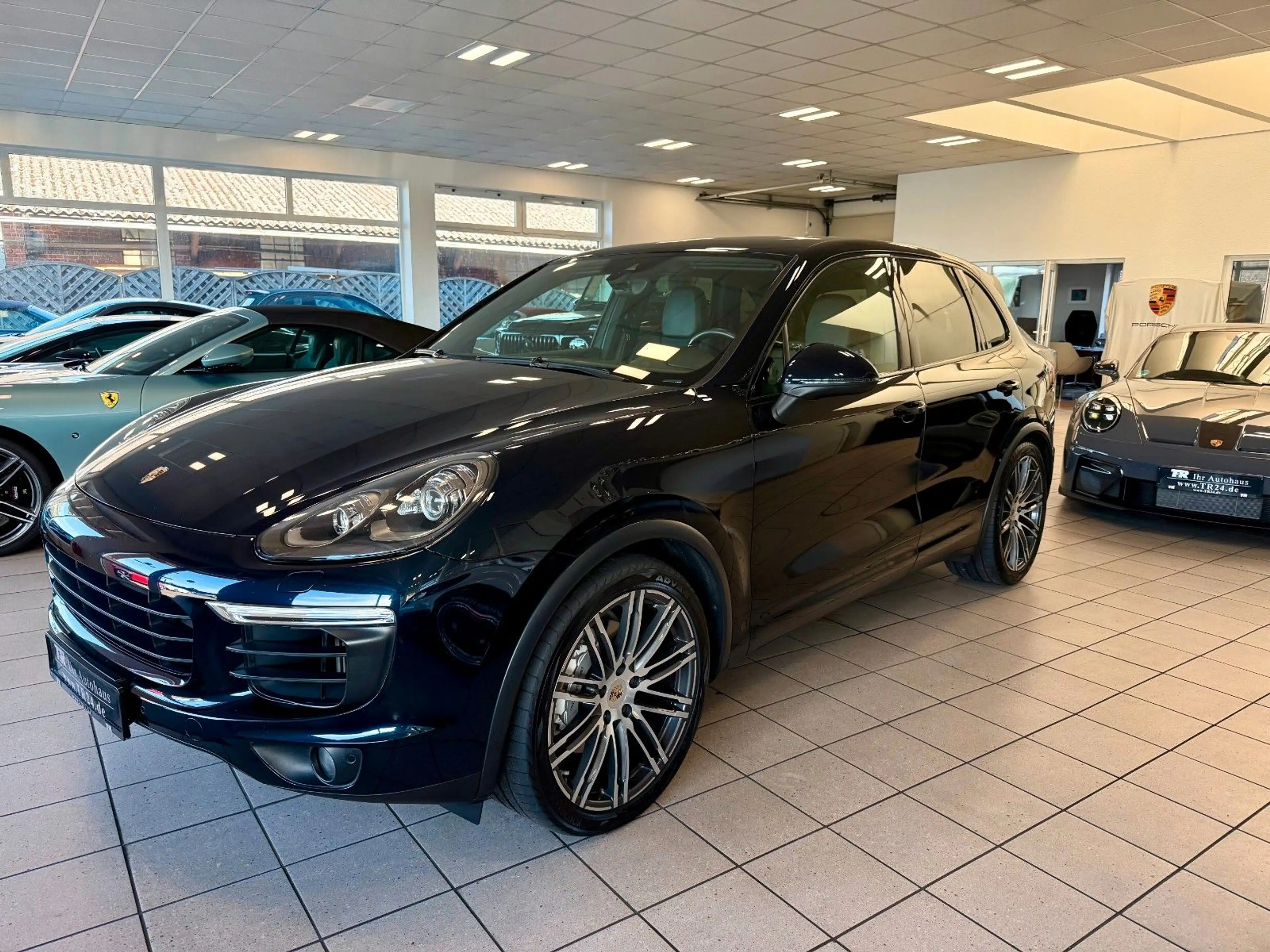 Porsche Cayenne S Diesel Luftfederung/Panorama/DAB/21" — photo 2