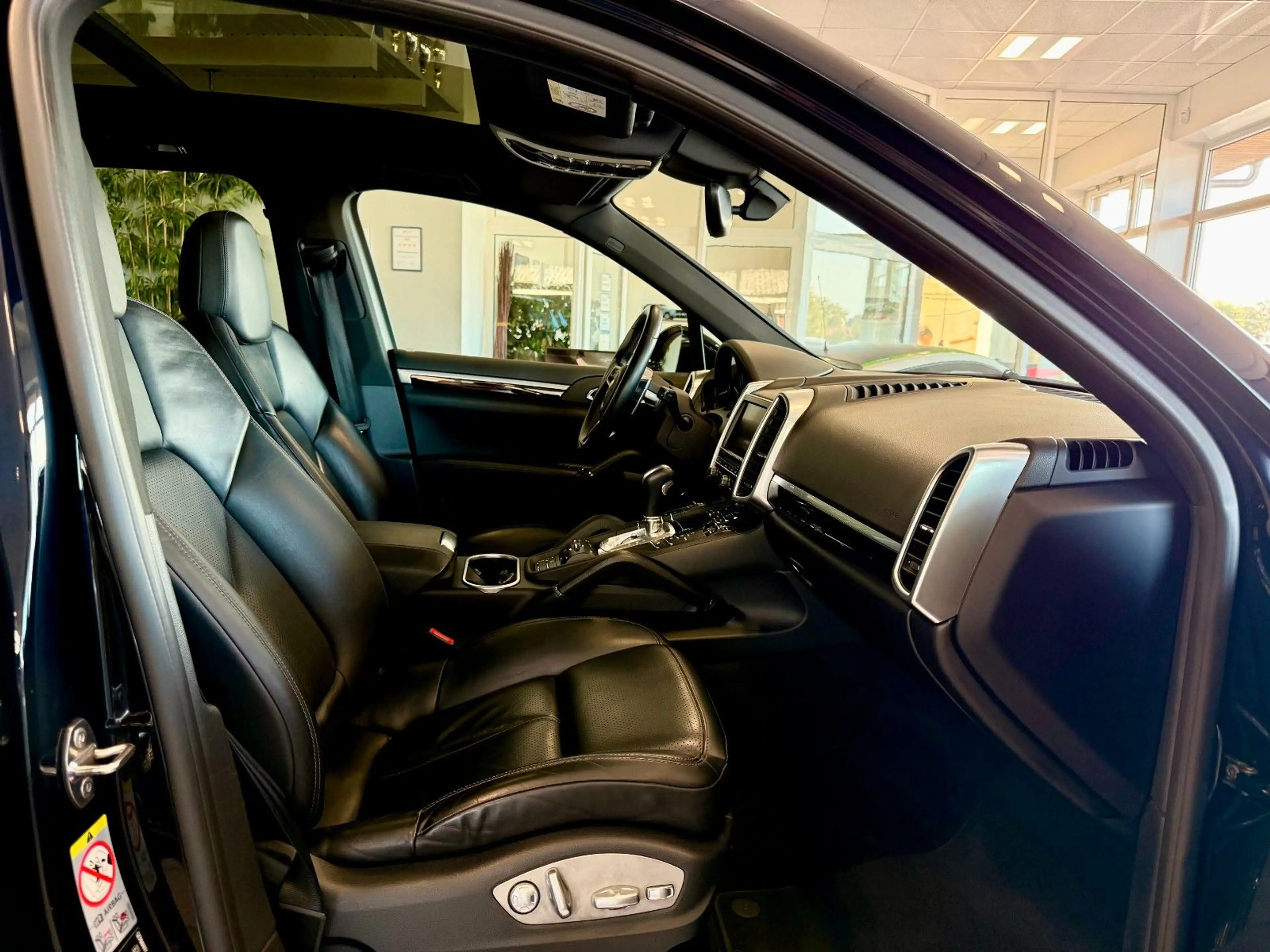 Porsche Cayenne S Diesel Luftfederung/Panorama/DAB/21" — photo 12