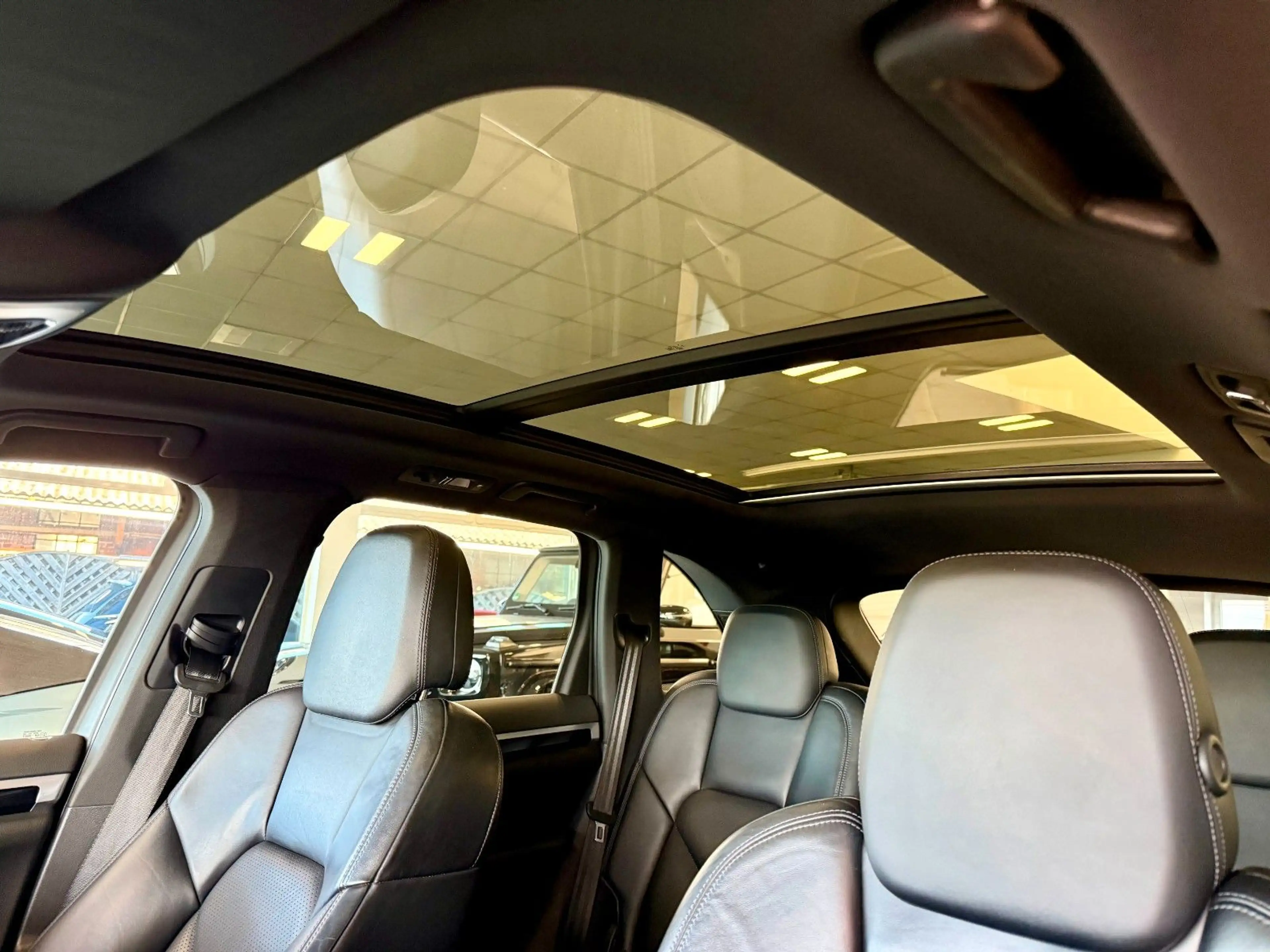 Porsche Cayenne S Diesel Luftfederung/Panorama/DAB/21" — photo 7