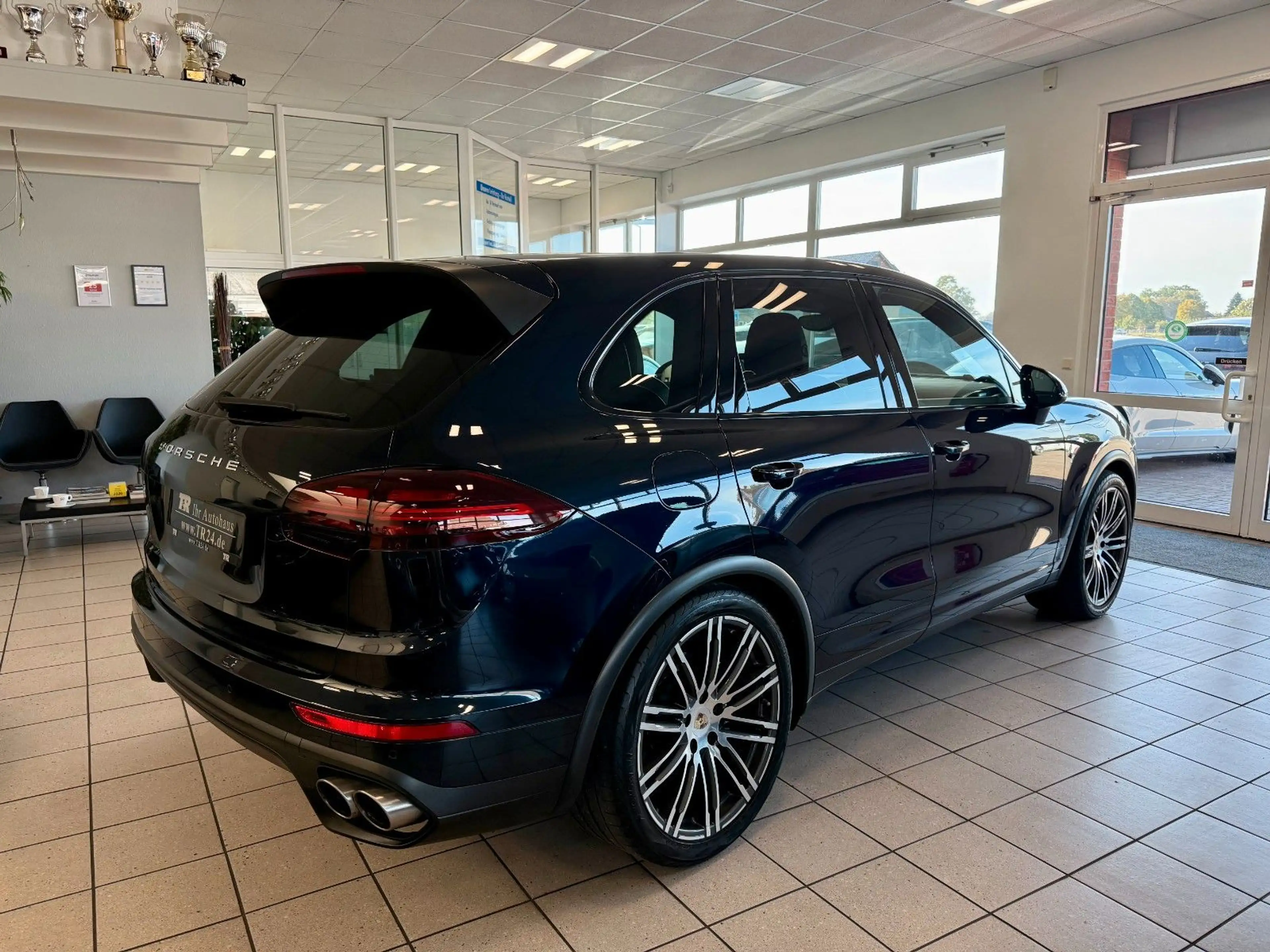 Porsche Cayenne S Diesel Luftfederung/Panorama/DAB/21" — photo 5