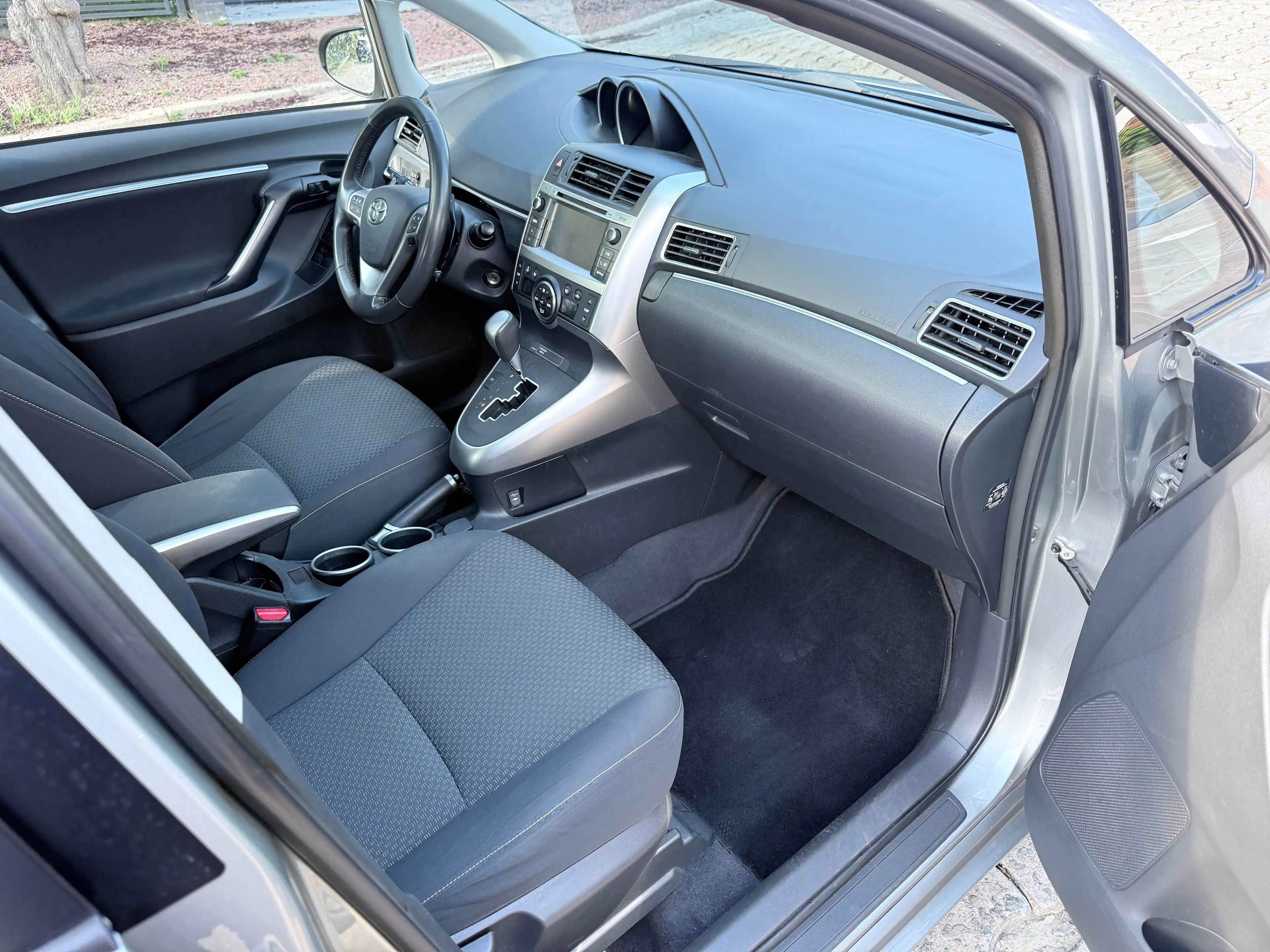 Toyota Verso Verso 1.8i Skyview 5pl. Automatique! EXPORT!! — photo 5