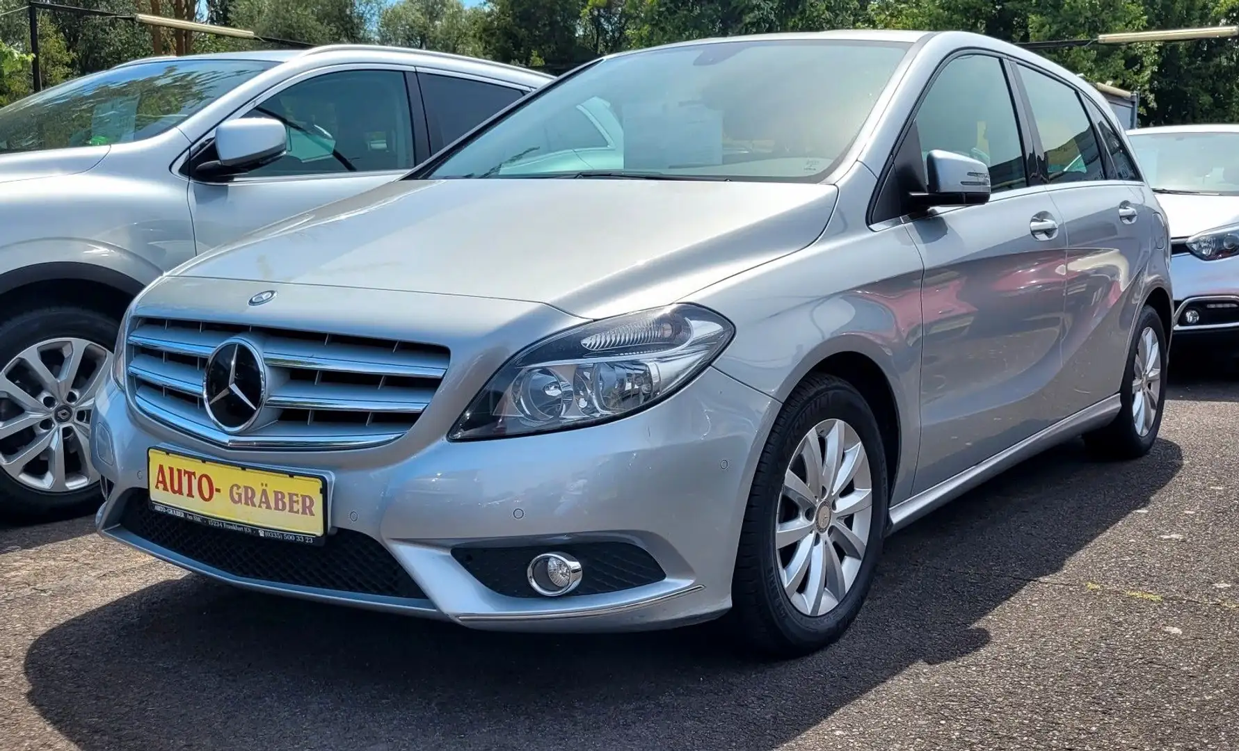 Mercedes-Benz B 180 B -Klasse B 180 Plateado - 1