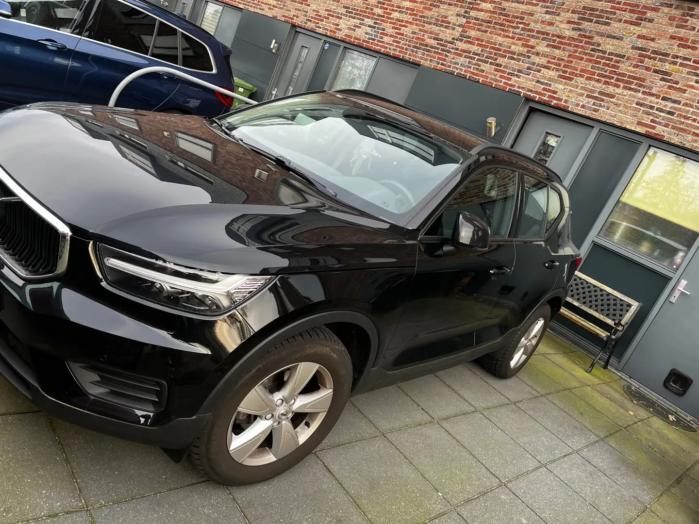 Volvo XC40 1.5 T3 Business Pro crna - 2