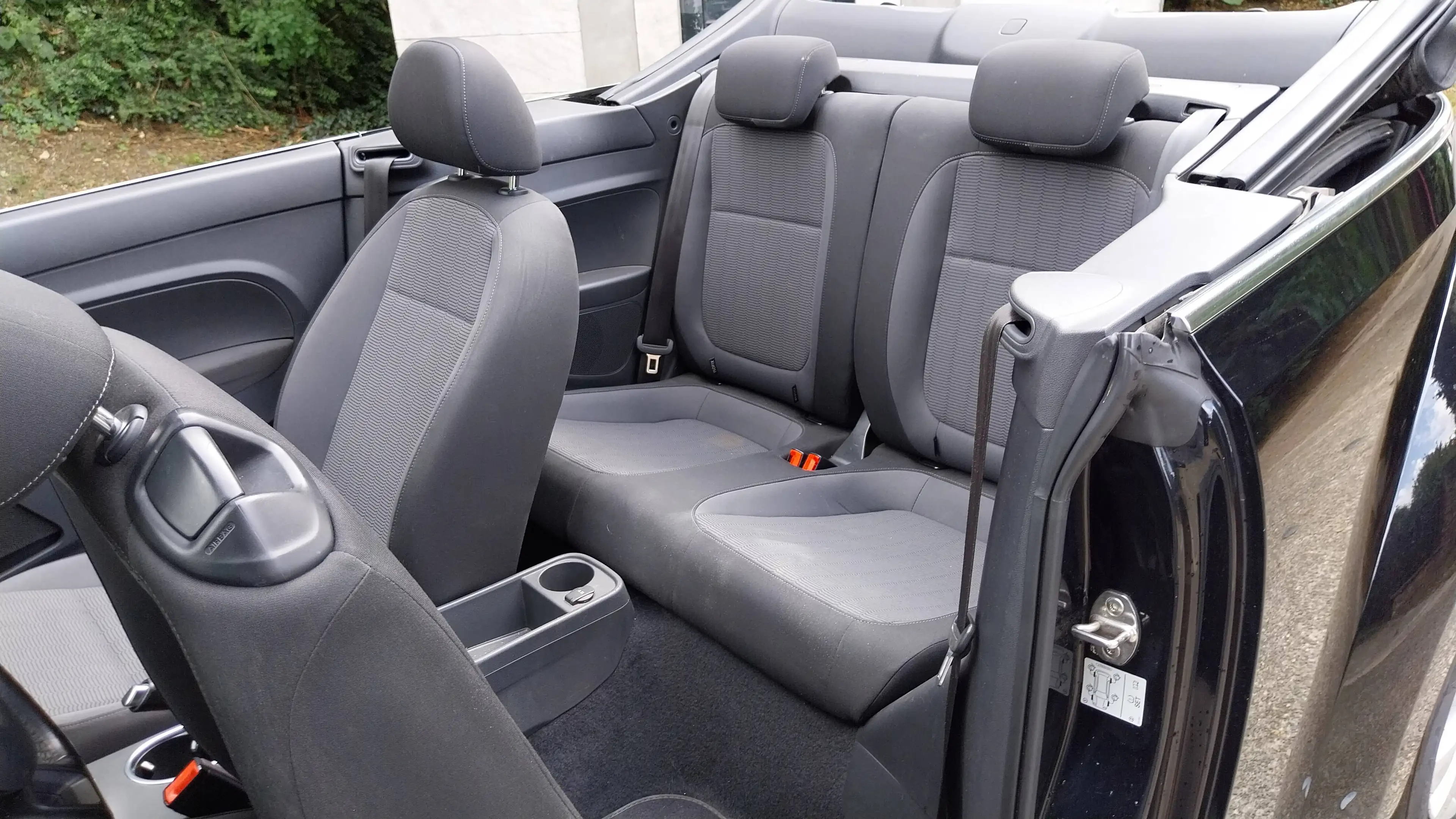 Volkswagen Beetle Beetle Cabriolet 1.2 TSI / parfait état / GPS — photo 14