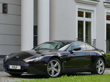 V8 Vantage 4,7L Sportshift Q Color Berwick Bronze/Neuer Service bei Aston Martin/Sonderleder/19"Sportpack/Premium Sound