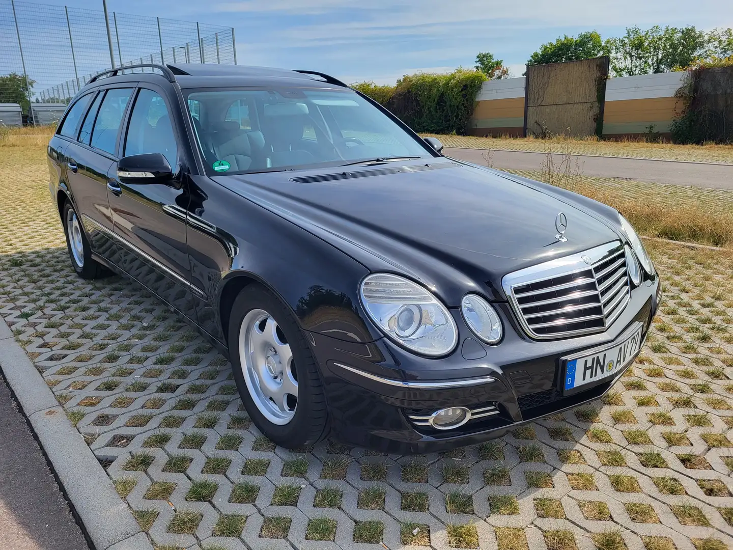 Mercedes-Benz E 220 CDI T-Modell Avantgarde Comand 2.5 AHK Xenon Negru - 1