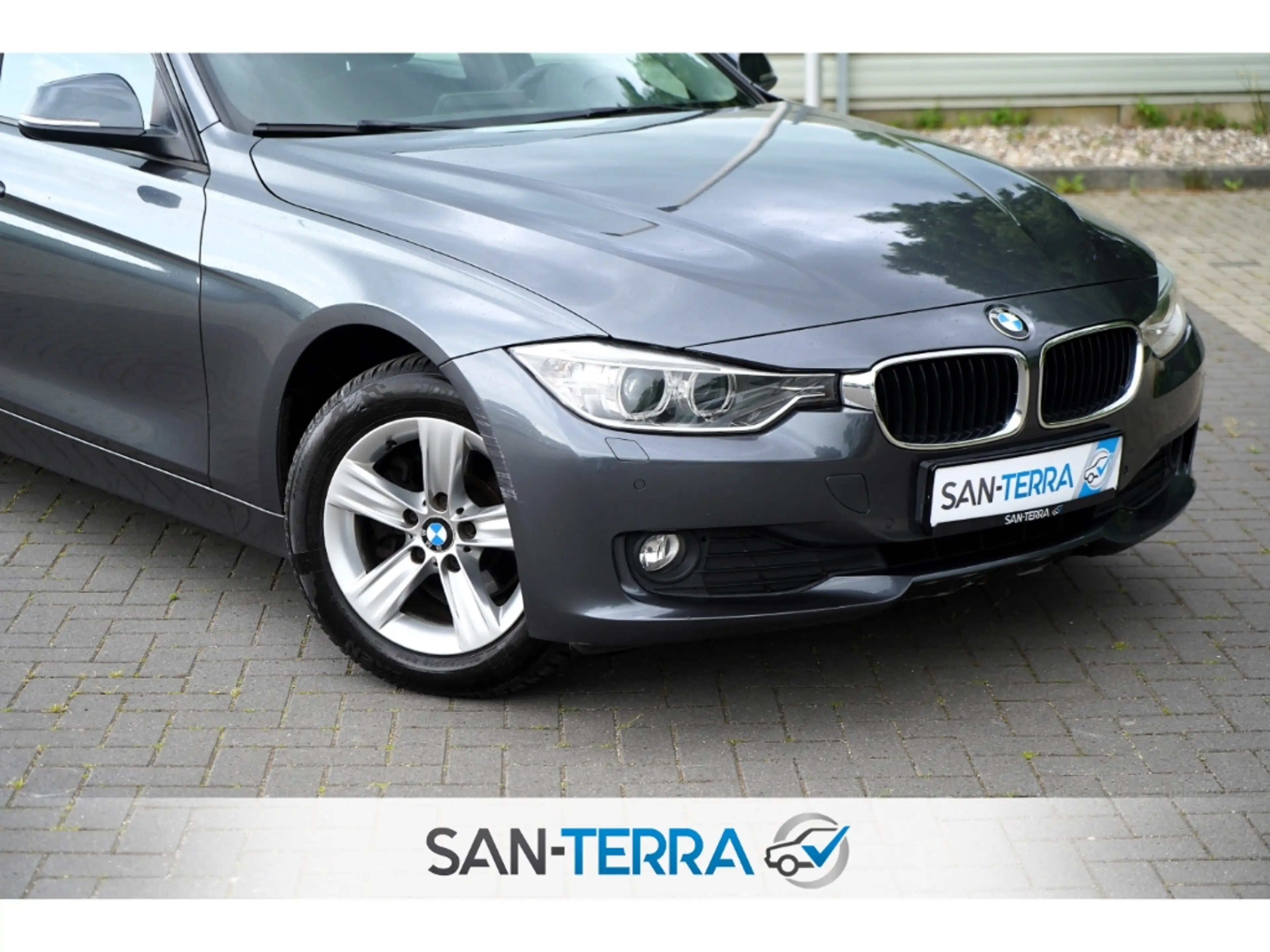 BMW 318 D TOURING PANO*KEYLESS-GO*SHZ*KLIMAAUT*PDC*MULTI-L — photo 2