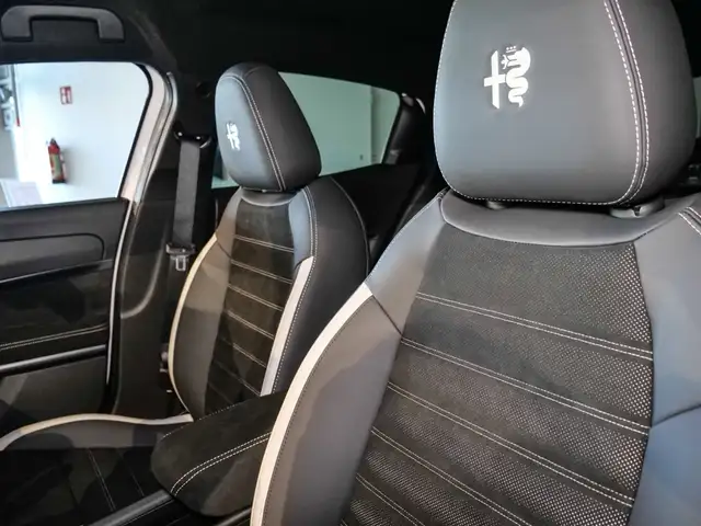 Alfa Romeo Junior view 7