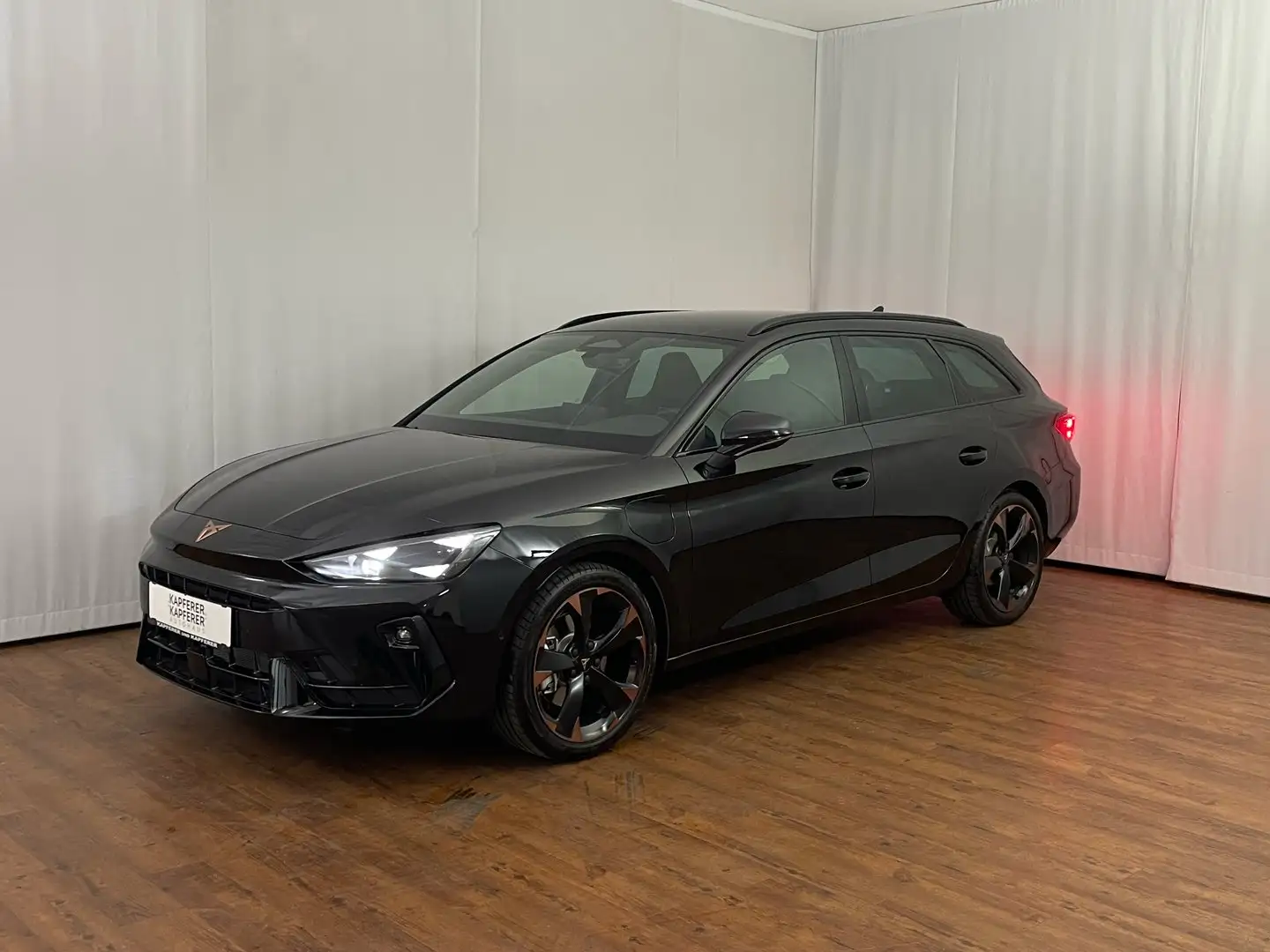 CUPRA Leon e-HYBRID 150/204 Schwarz - 2