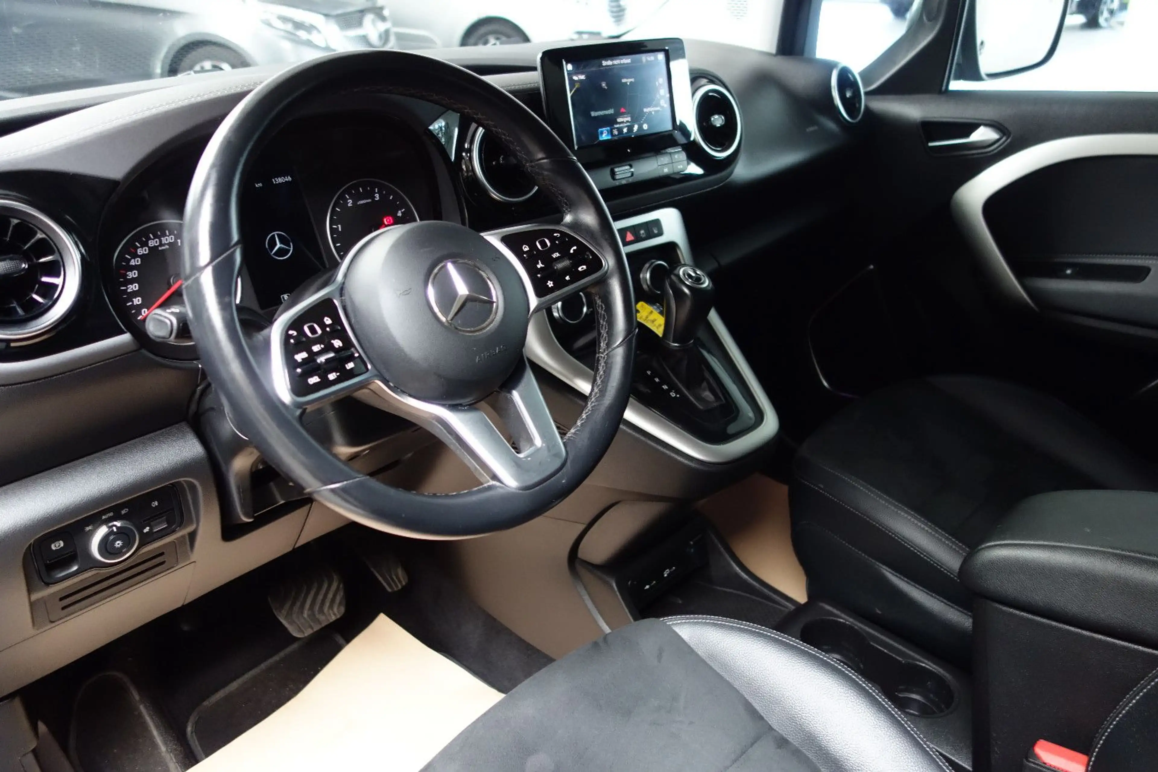 Mercedes-Benz T-Class T 180 d Progressive Leder/MBUX/Automatik/LED — photo 13