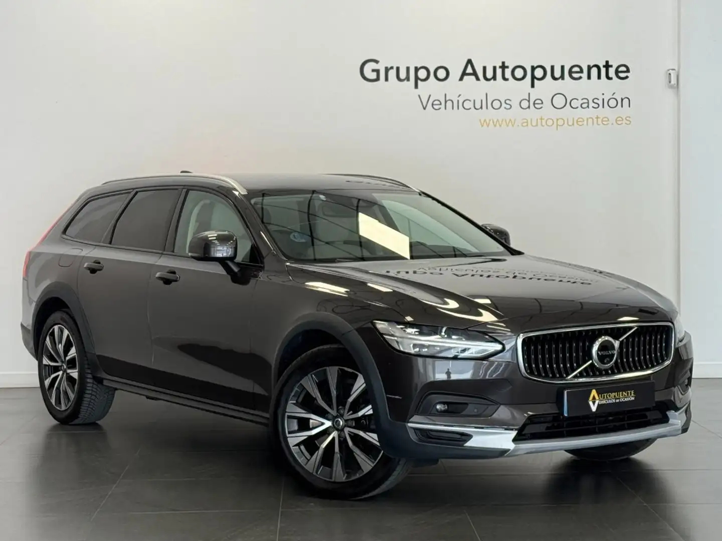 Volvo V90 B4 AWD - 1