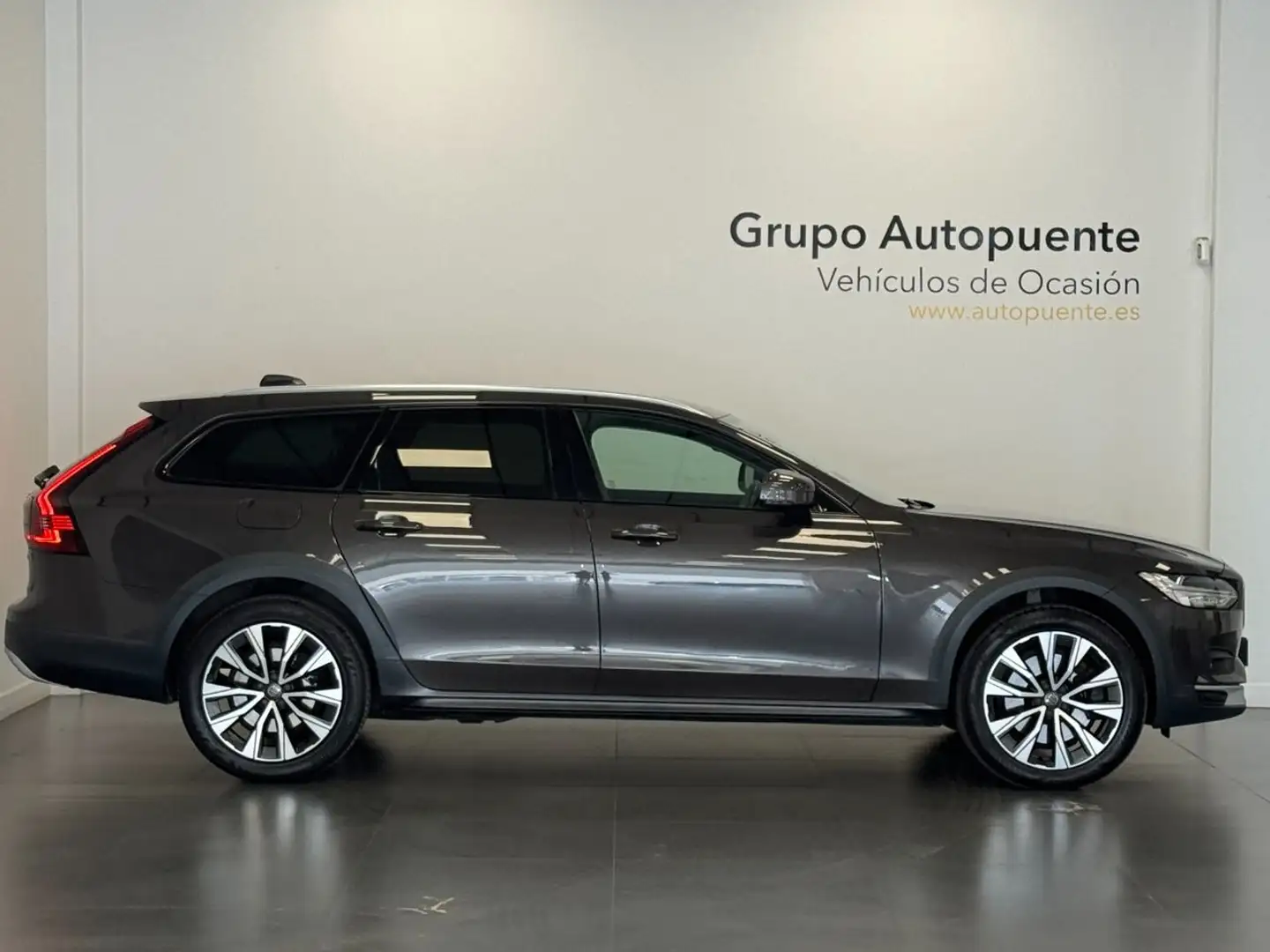 Volvo V90 B4 AWD - 2