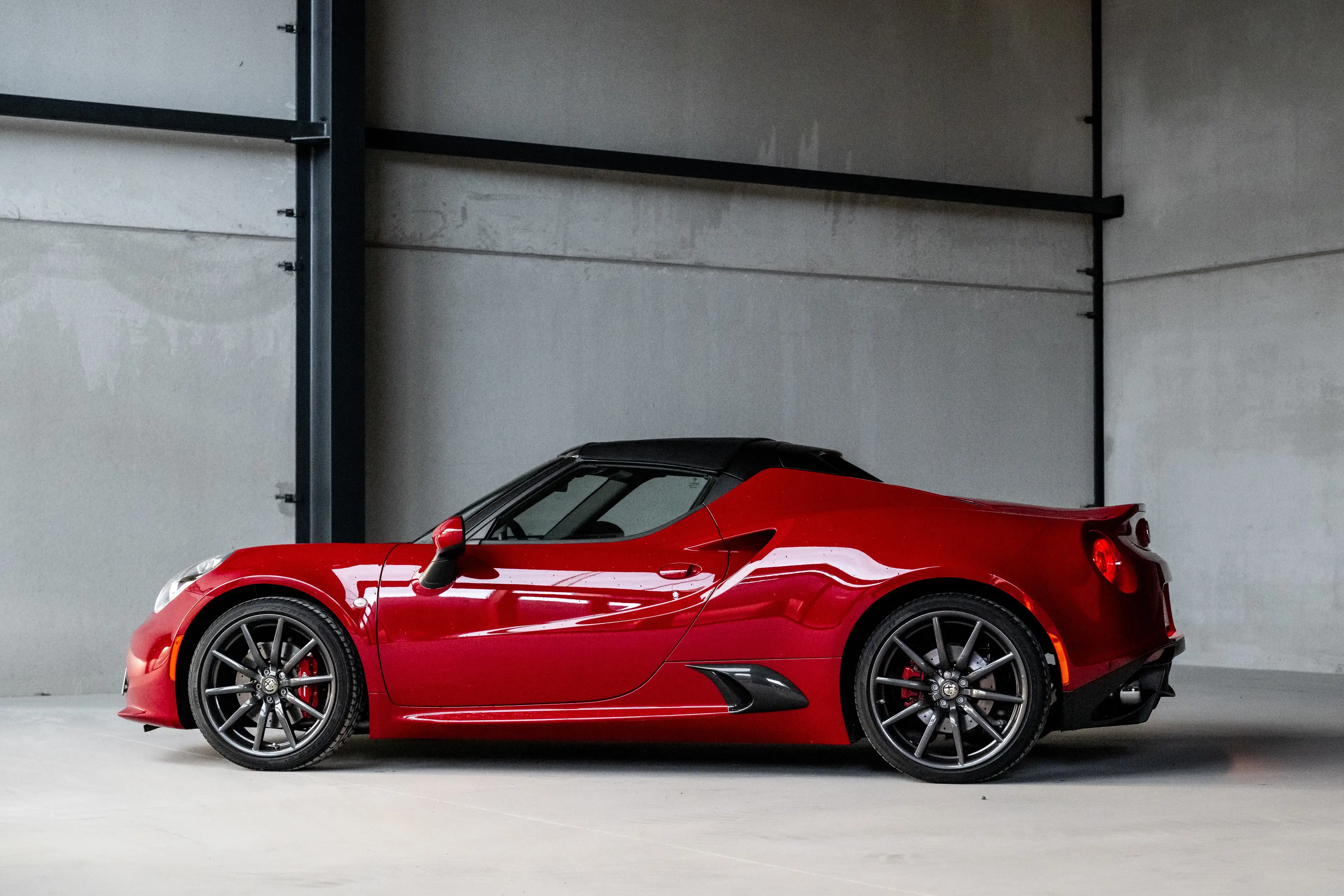 Alfa Romeo 4C 4C 1.7 TBi — photo 2