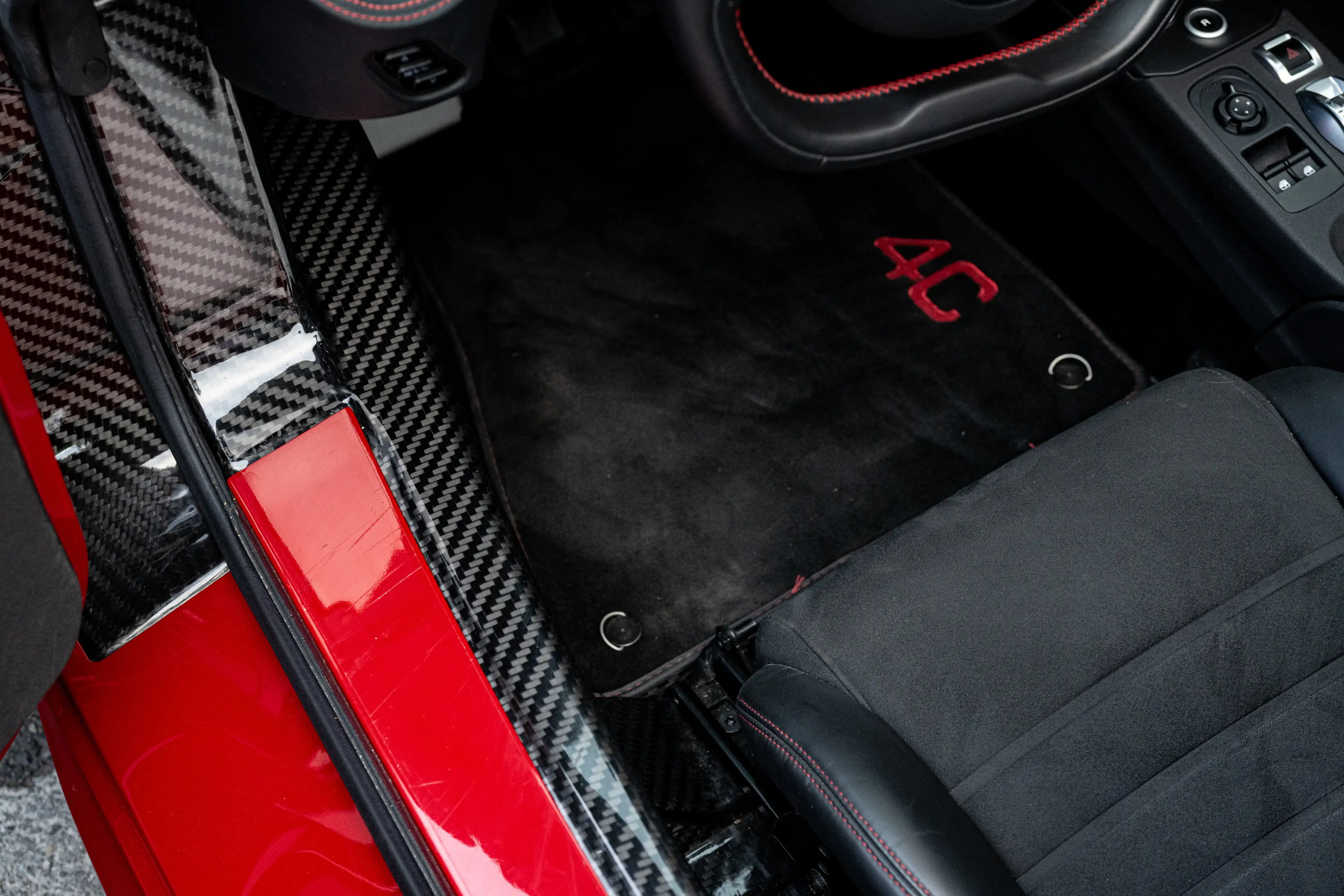 Alfa Romeo 4C 4C 1.7 TBi — photo 12