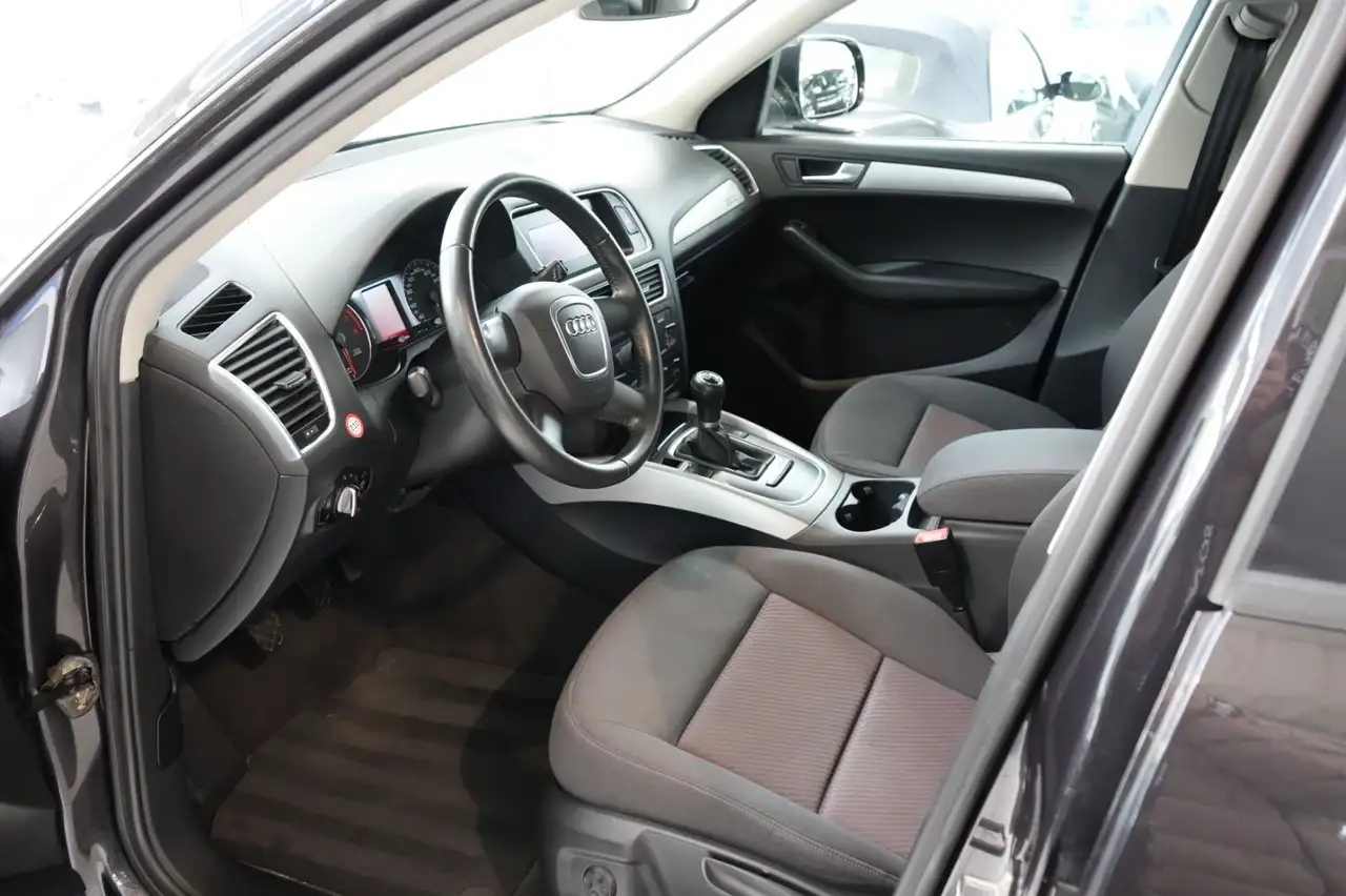 AUDI Q5 2.0 TFSI 179ch QUATTRO - 2e Main BVM - VOLANT CUIR - Attelage amovible