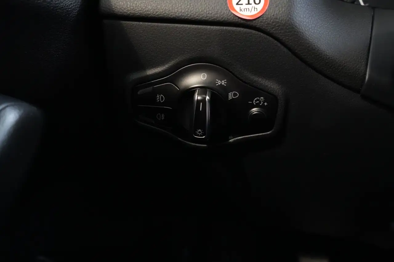 AUDI Q5 2.0 TFSI 179ch QUATTRO - 2e Main BVM - VOLANT CUIR - Attelage amovible