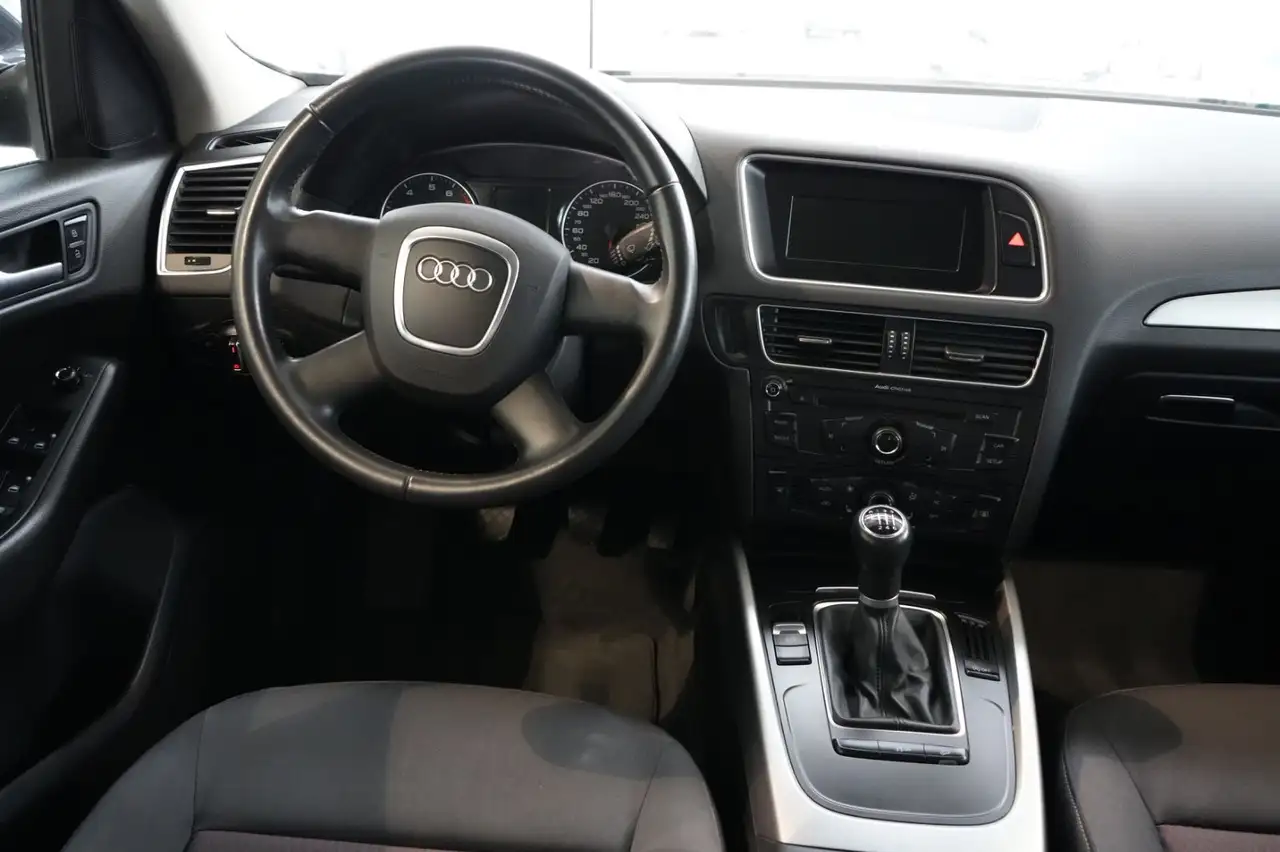 AUDI Q5 2.0 TFSI 179ch QUATTRO - 2e Main BVM - VOLANT CUIR - Attelage amovible