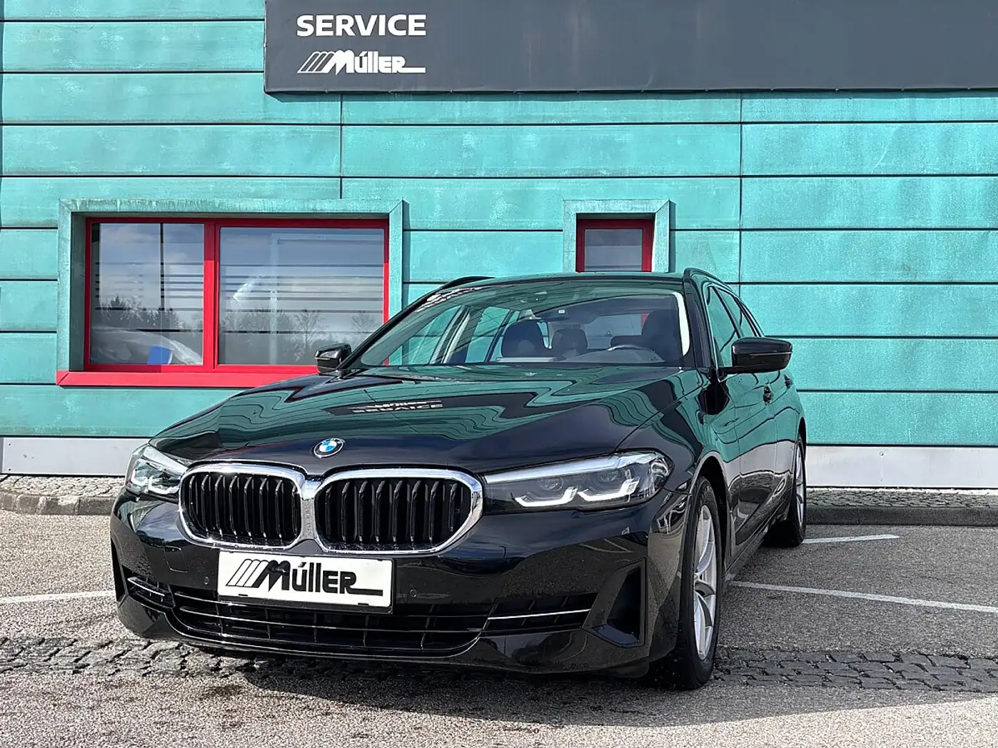 BMW 520 d 48 V Touring Aut. Schwarz - 1