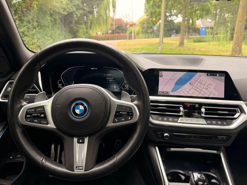 BMW 330 330e xDrive. Bns Ed.P M-Sport — photo 17