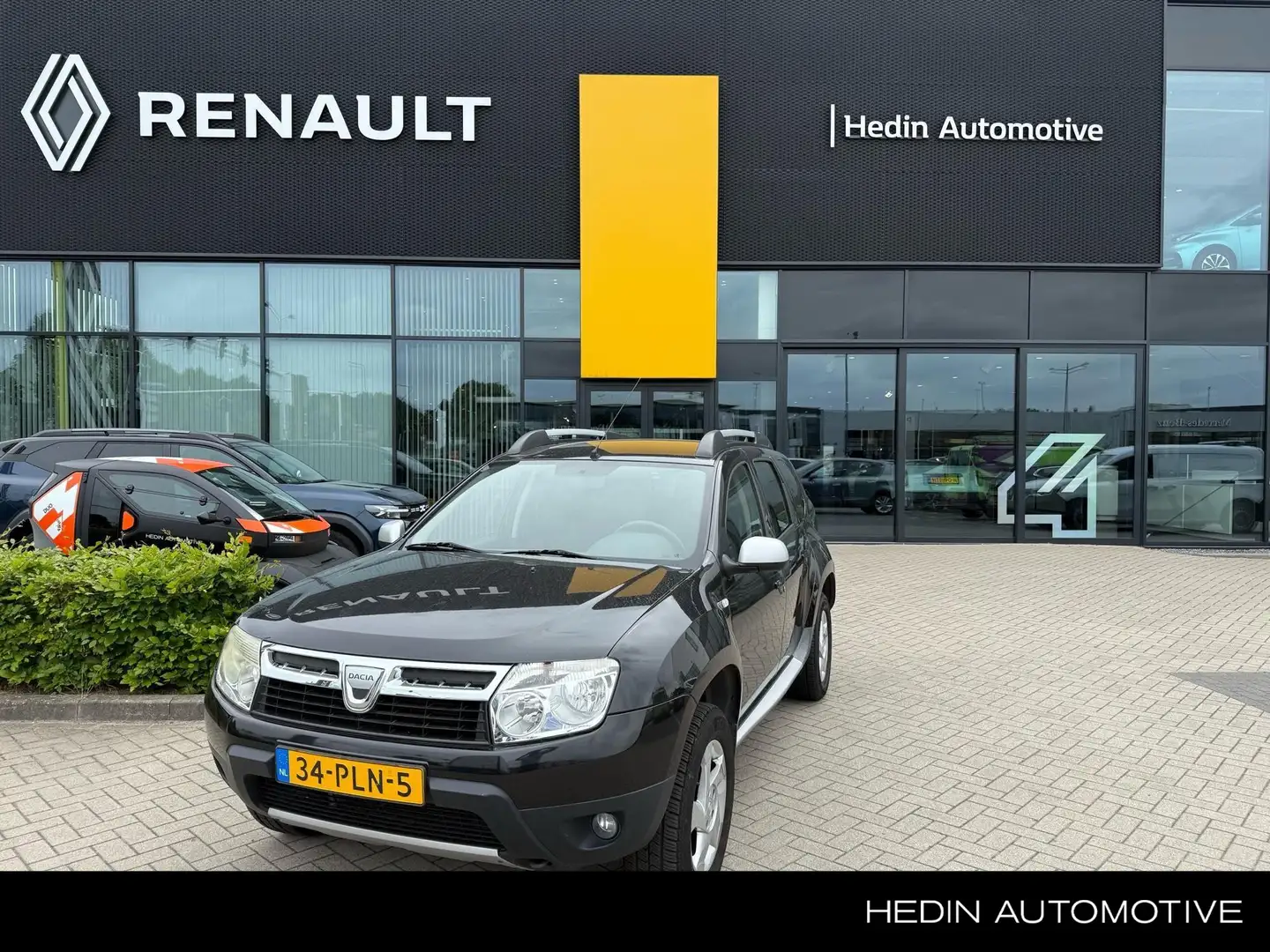 Dacia Duster 1.6 Lauréate 2wd Zwart - 1