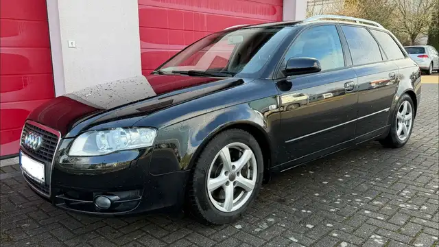 Audi A4 2.0 T FSI S line PS 200-SHZ-NAVI-PDC-GARANTIE