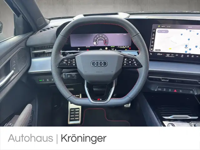 Audi Q3 view 11