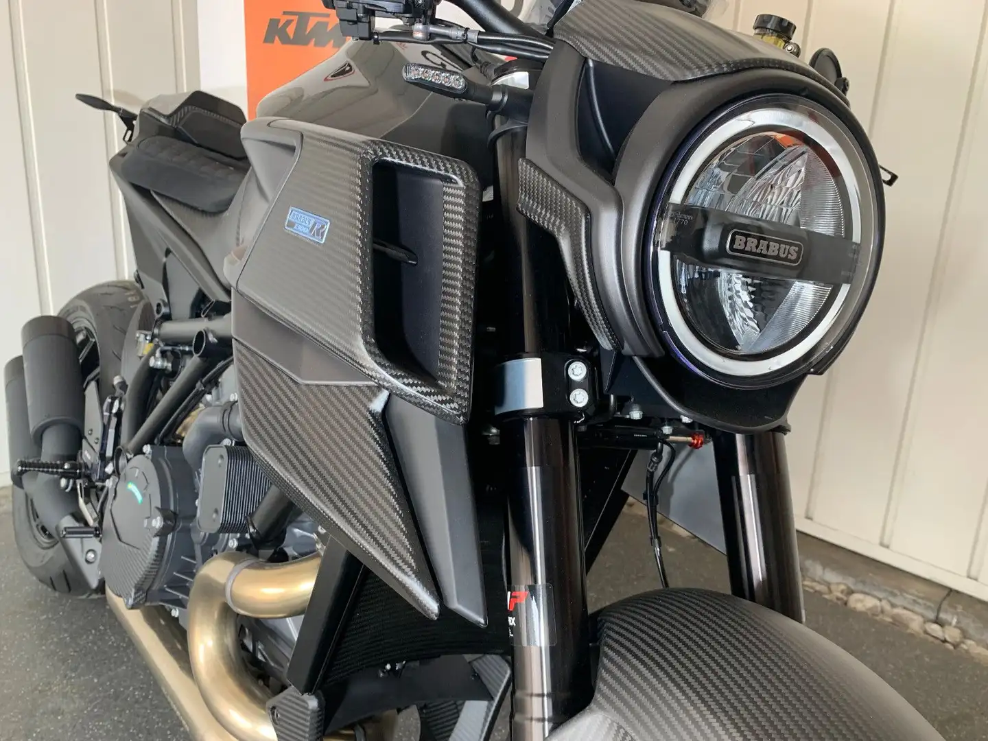 KTM Brabus 1300R SUPERBLACK CARBON *1of 77*PKW Inz.* Negro - 2