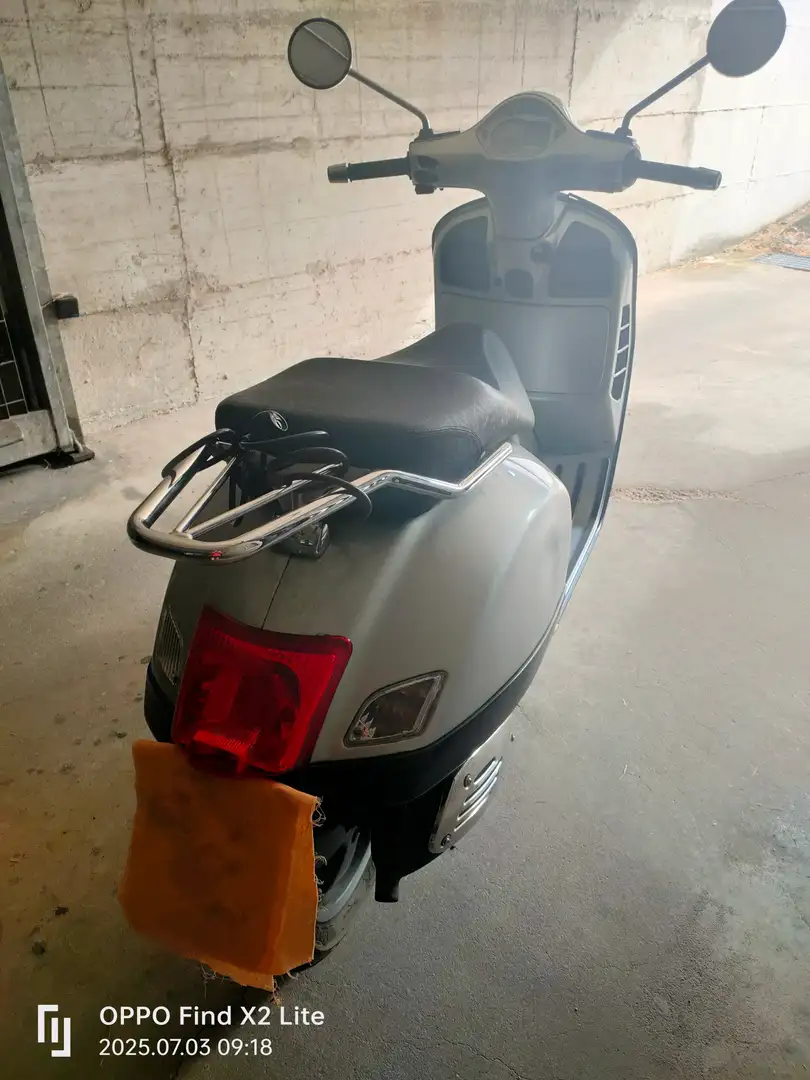Piaggio GTS 250 Vespa GTS 250 grigio metallizzato  da sistemare. Grau - 1
