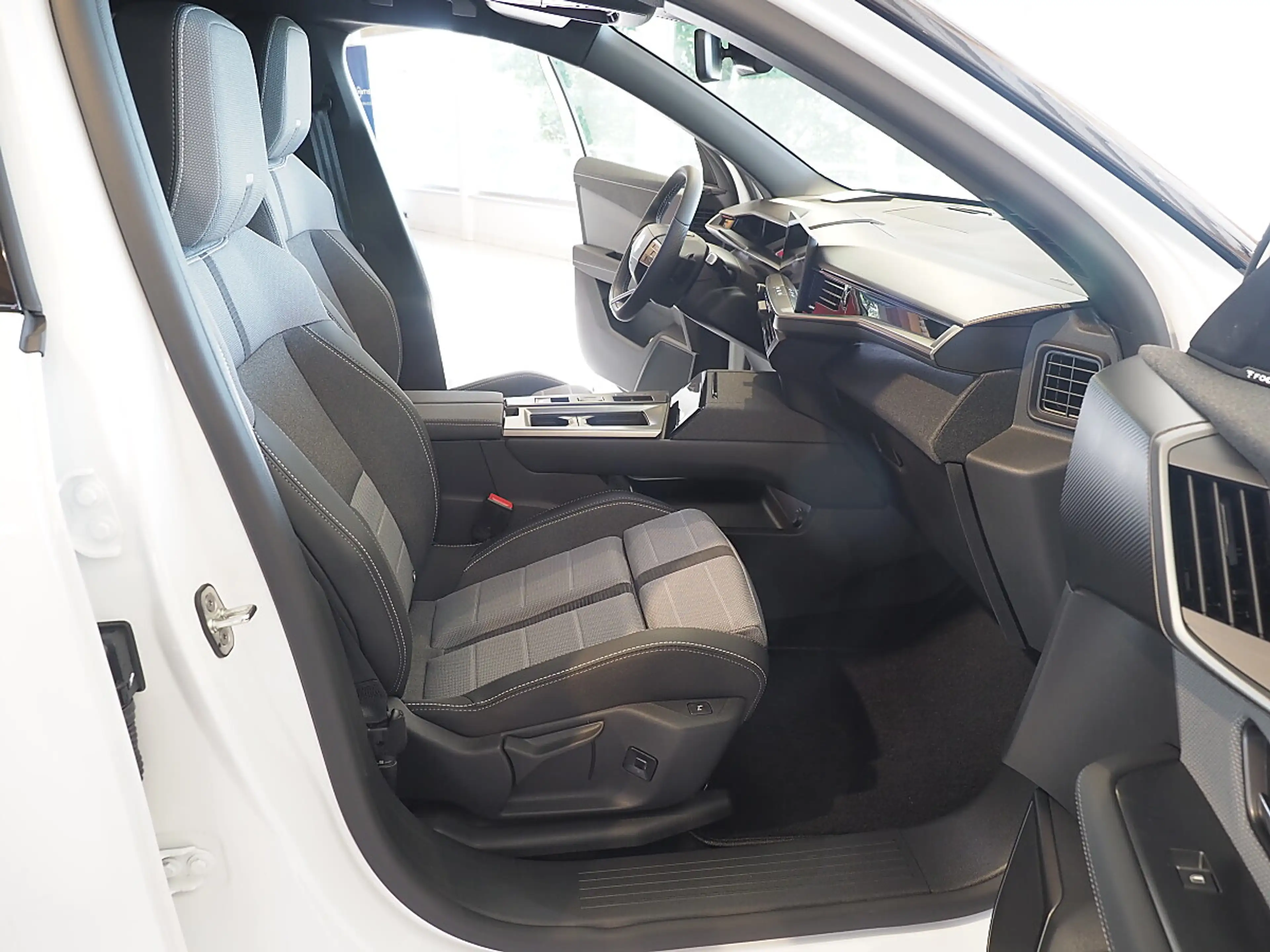 Opel Grandland 1,6 PHEV 21kWh GS Aut. — photo 8