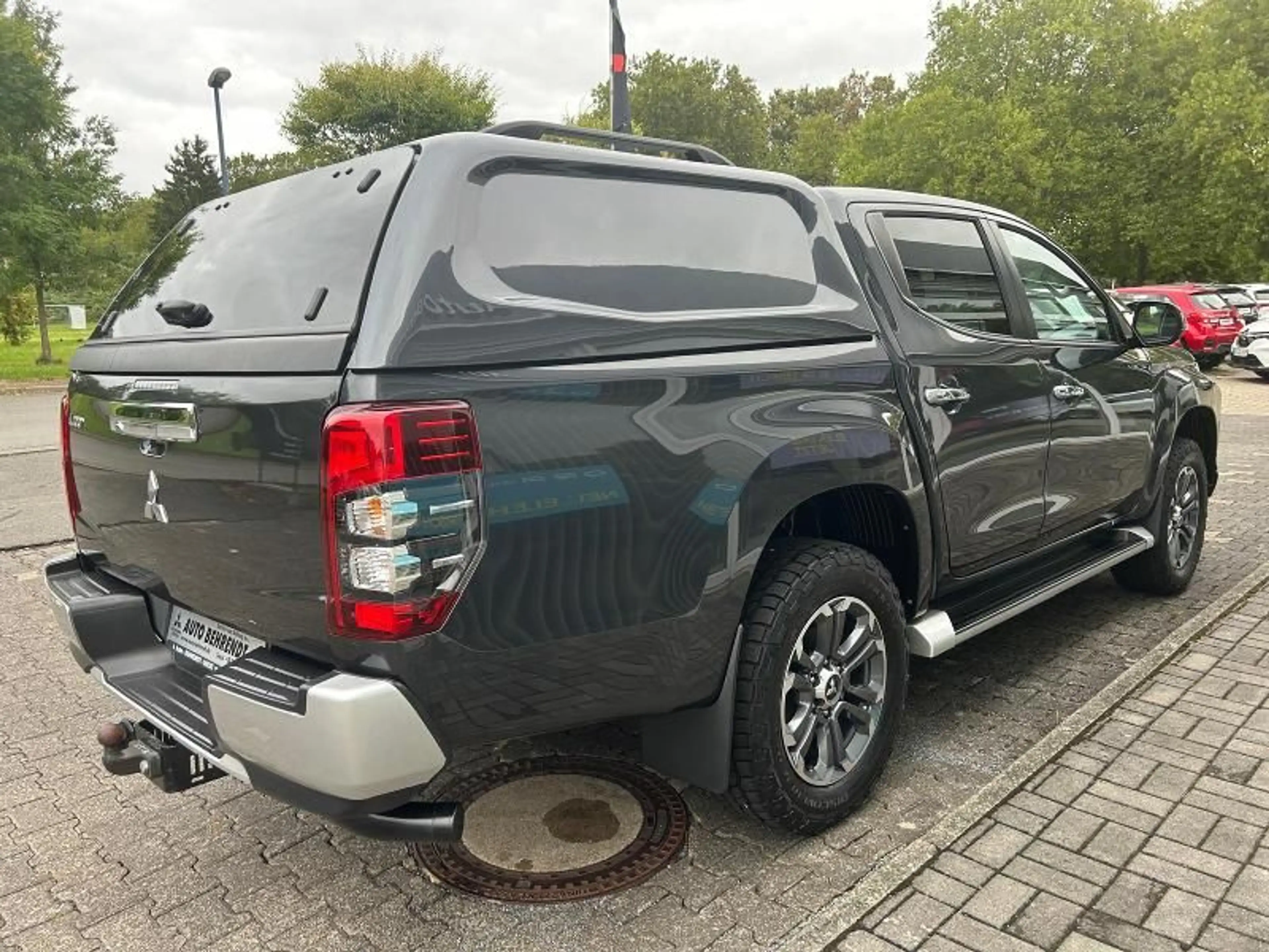 Mitsubishi L200 Doppelkabine Select 2.2 DI-D 4WD Automatik — photo 6
