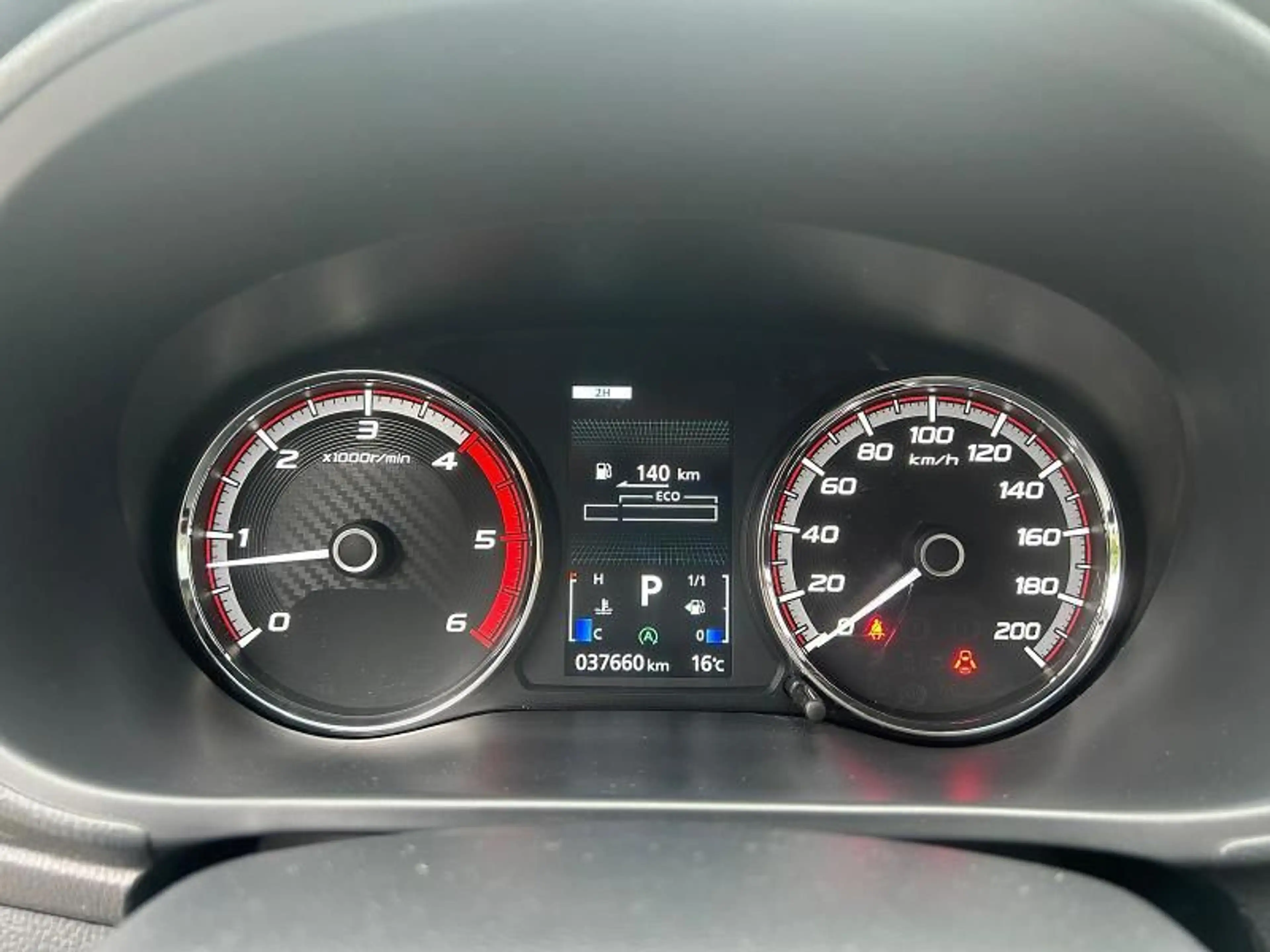 Mitsubishi L200 Doppelkabine Select 2.2 DI-D 4WD Automatik — photo 14