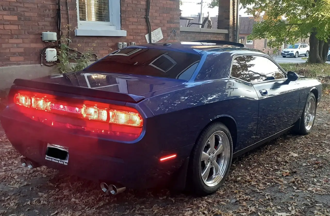 Dodge Challenger снимка Dodge Challenger