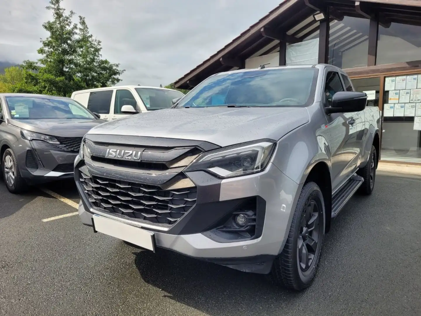 Isuzu D-Max D-MAX N60 NITRO SPORT 4WD AUTO Gris - 1