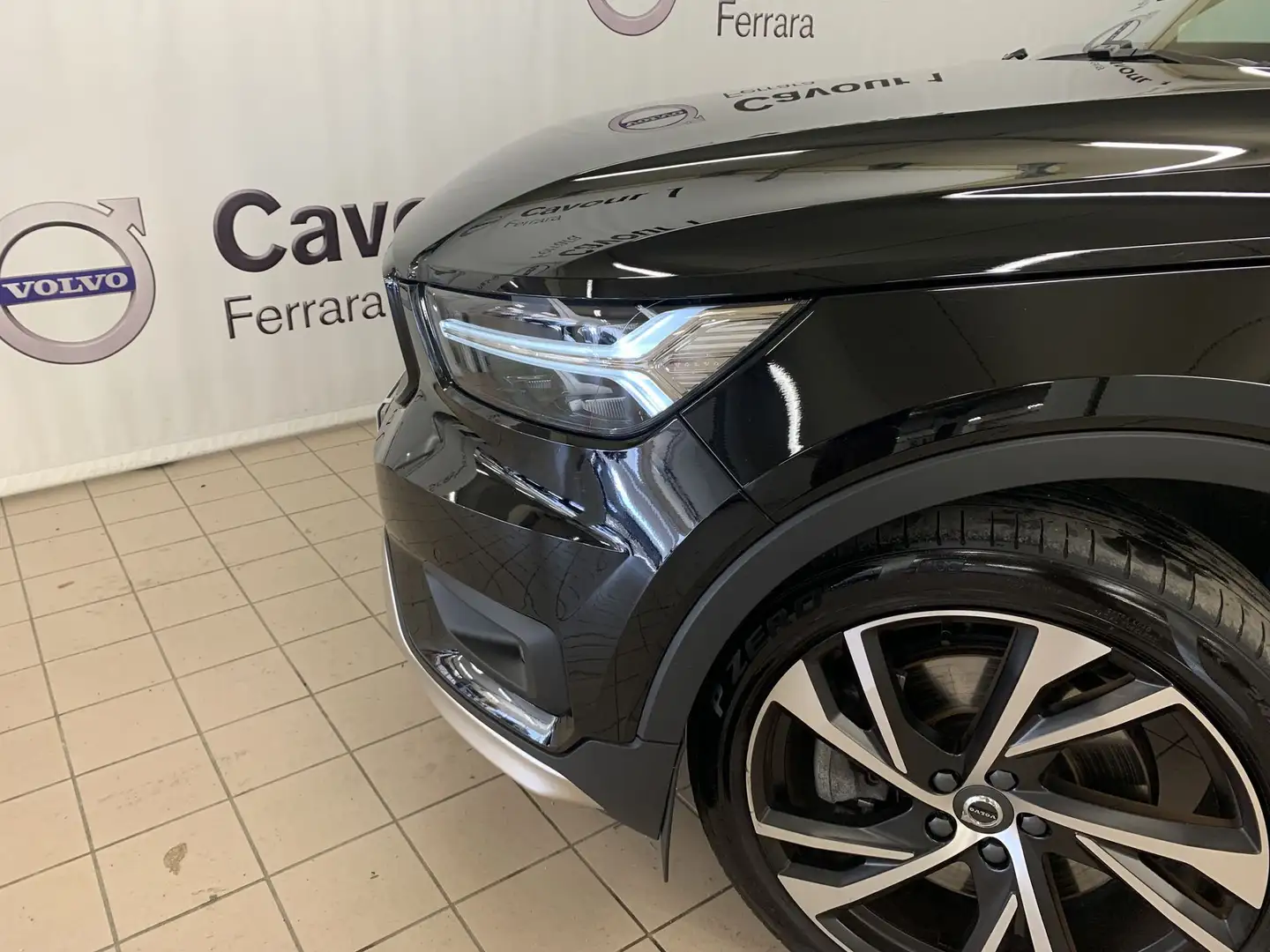 Volvo XC40 T5 Recharge Plug-in Hybrid R-design Negru - 2