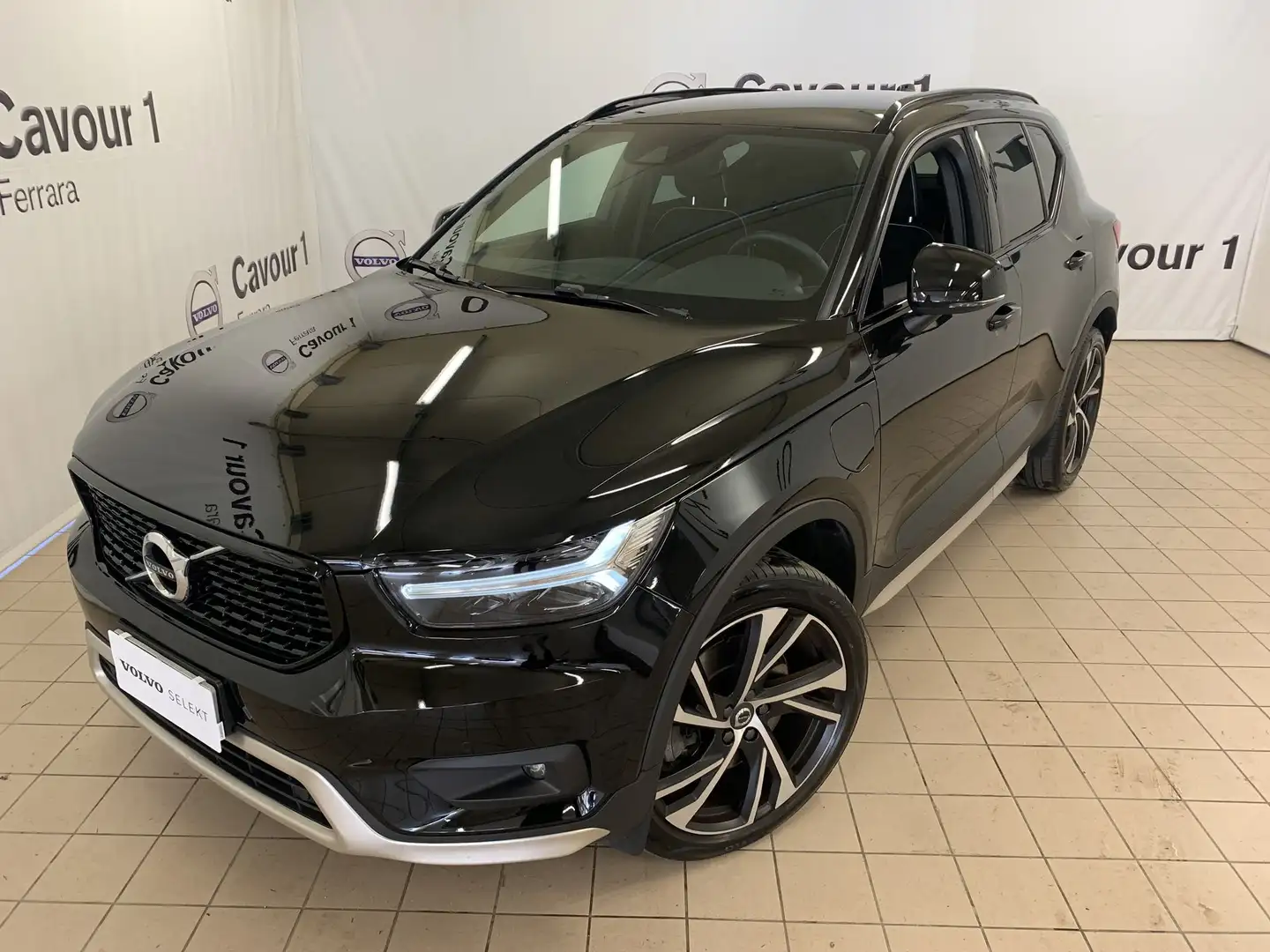 Volvo XC40 T5 Recharge Plug-in Hybrid R-design Negru - 1